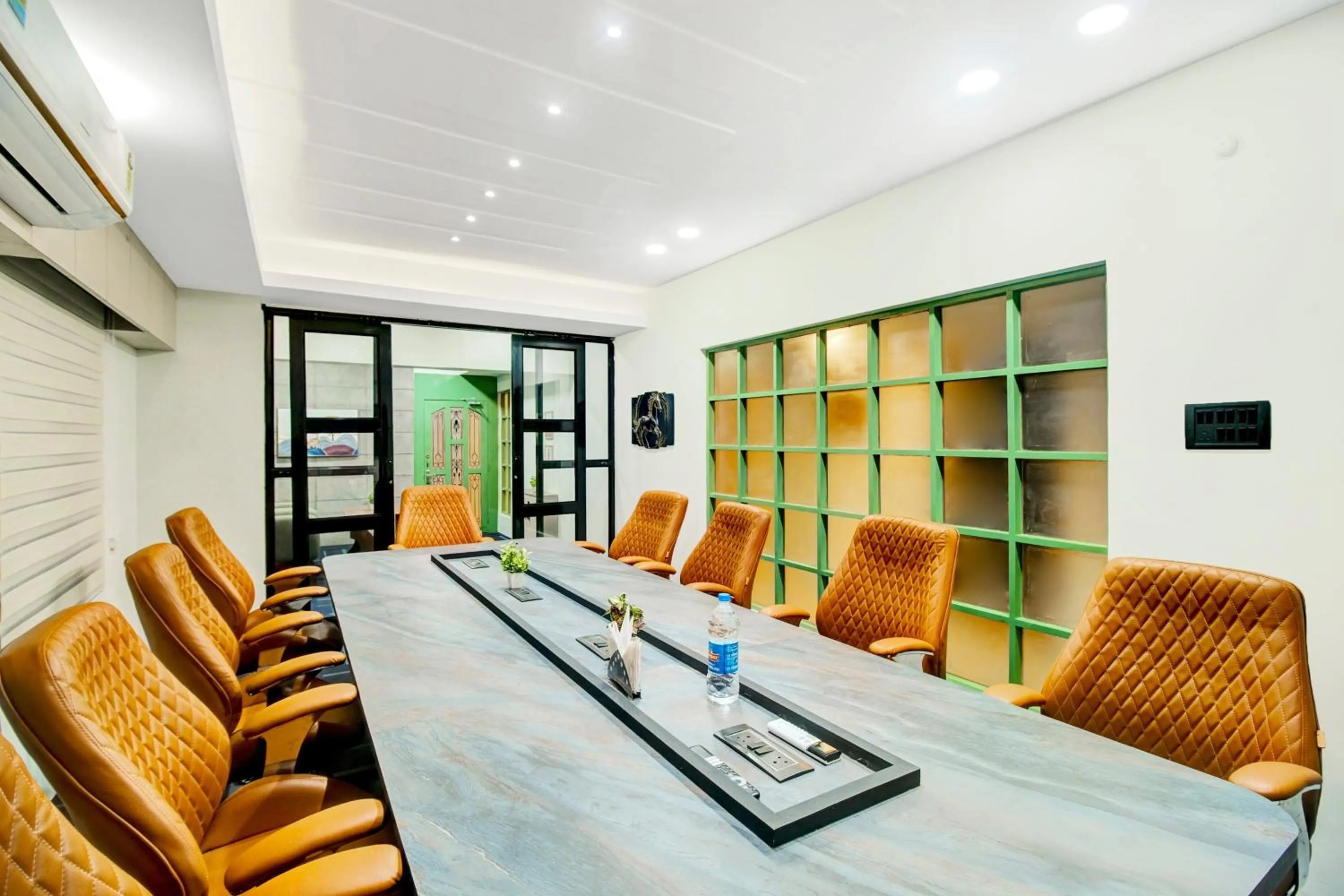 Lobby or reception in Townhouse Hatigaon Near Medicity Formerly Hotel Grand Majesty