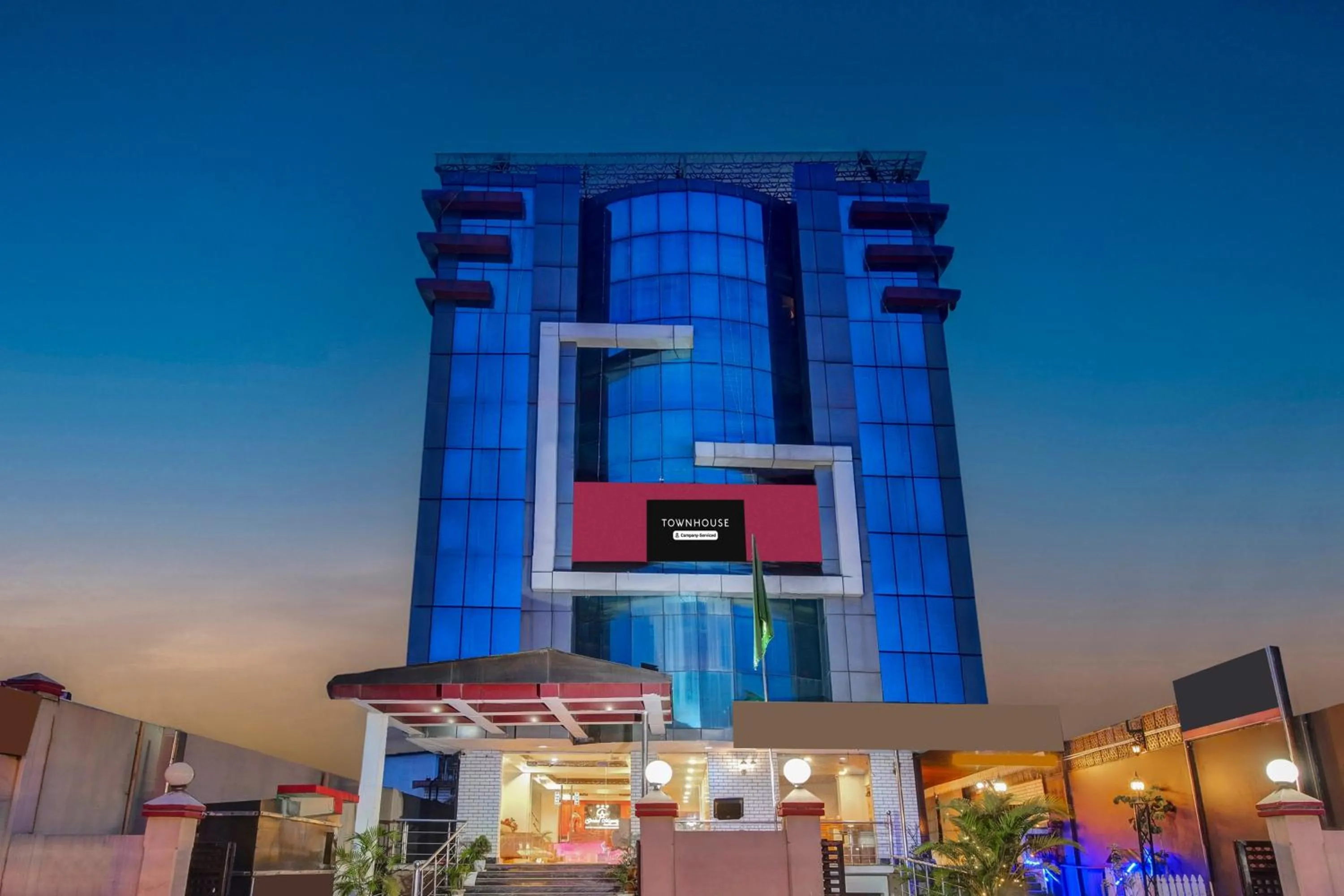 Facade/entrance in Townhouse Hatigaon Near Medicity Formerly Hotel Grand Majesty