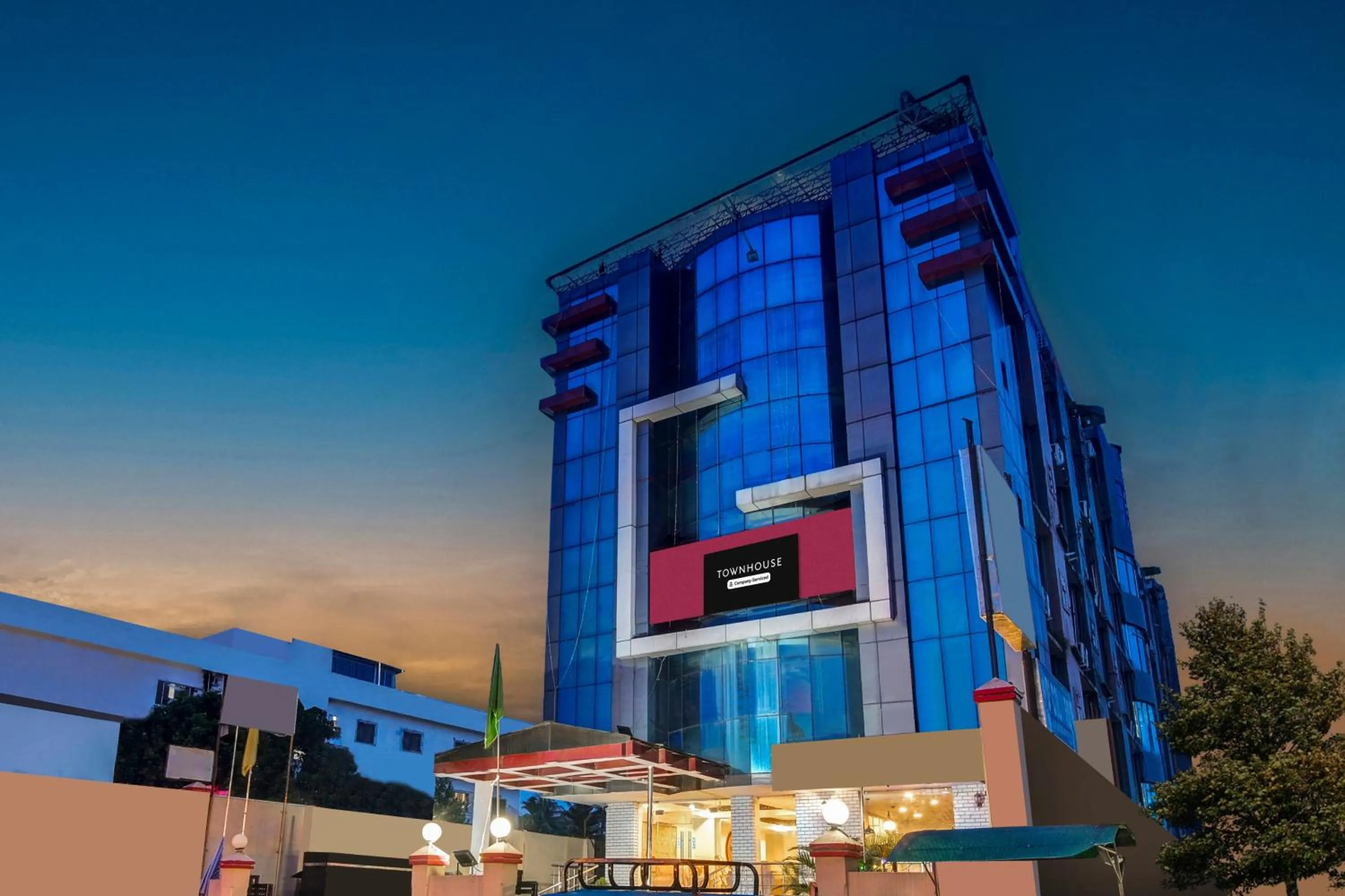 Facade/entrance in Townhouse Hatigaon Near Medicity Formerly Hotel Grand Majesty