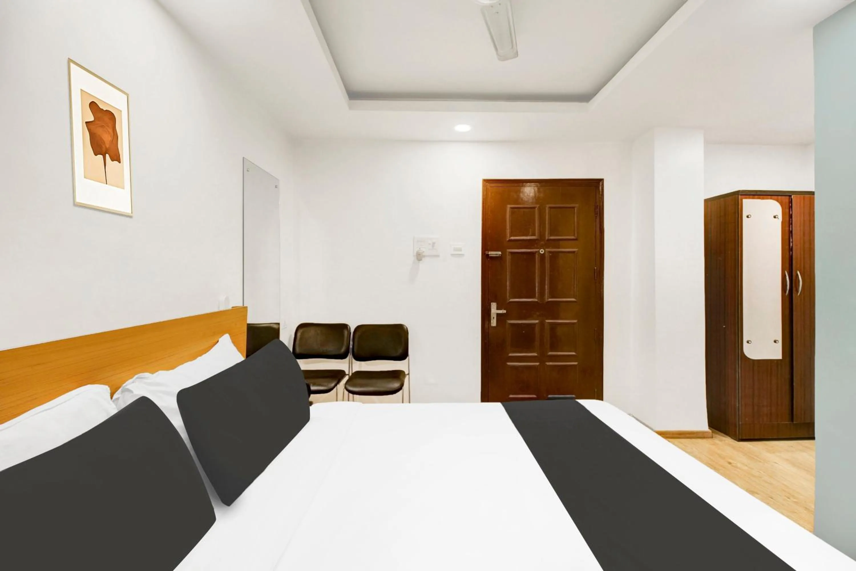 Bedroom, Bed in Townhouse Hatigaon Near Medicity Formerly Hotel Grand Majesty