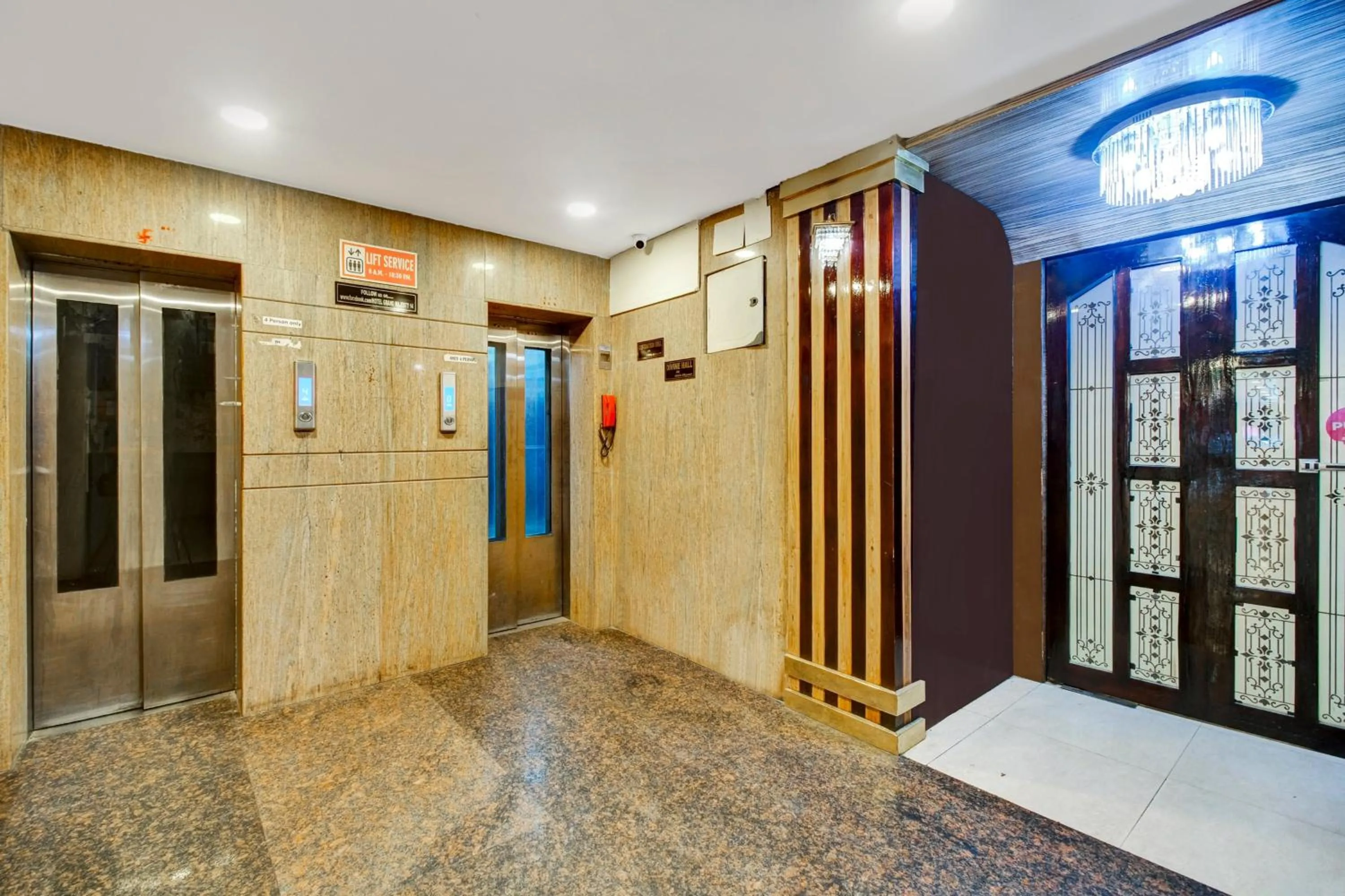 Lobby or reception in Townhouse Hatigaon Near Medicity Formerly Hotel Grand Majesty