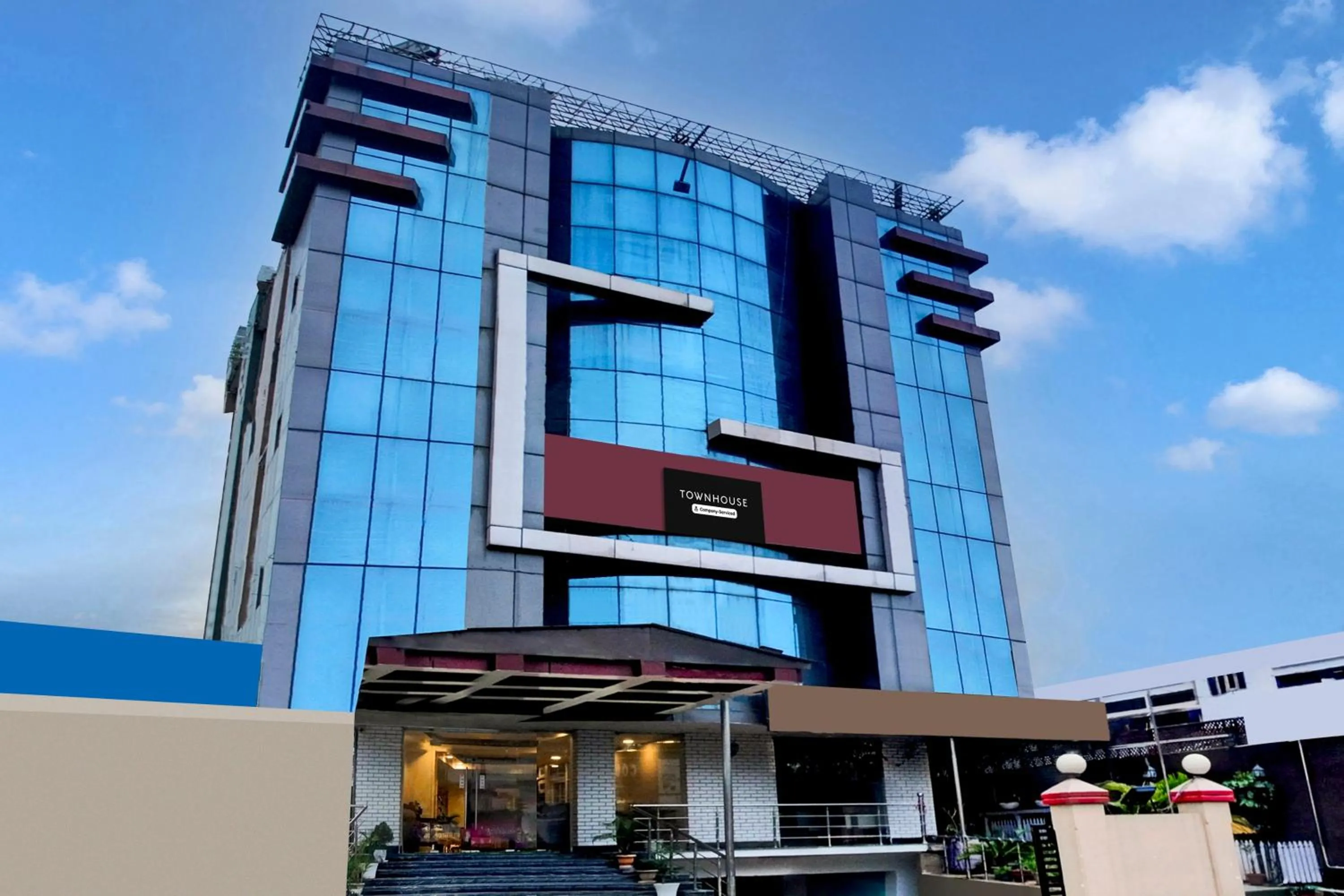 Facade/entrance in Townhouse Hatigaon Near Medicity Formerly Hotel Grand Majesty