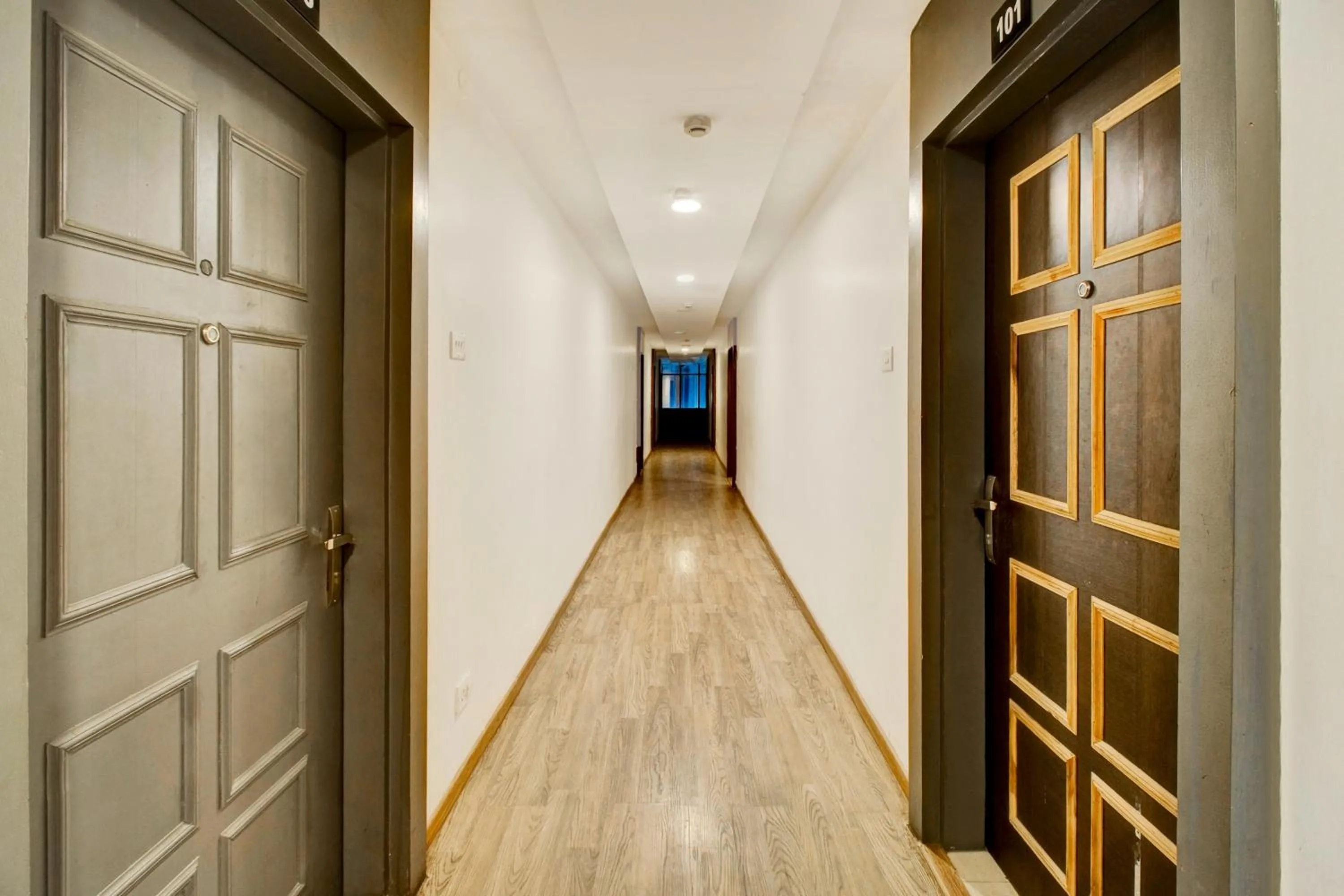 Lobby or reception in Townhouse Hatigaon Near Medicity Formerly Hotel Grand Majesty
