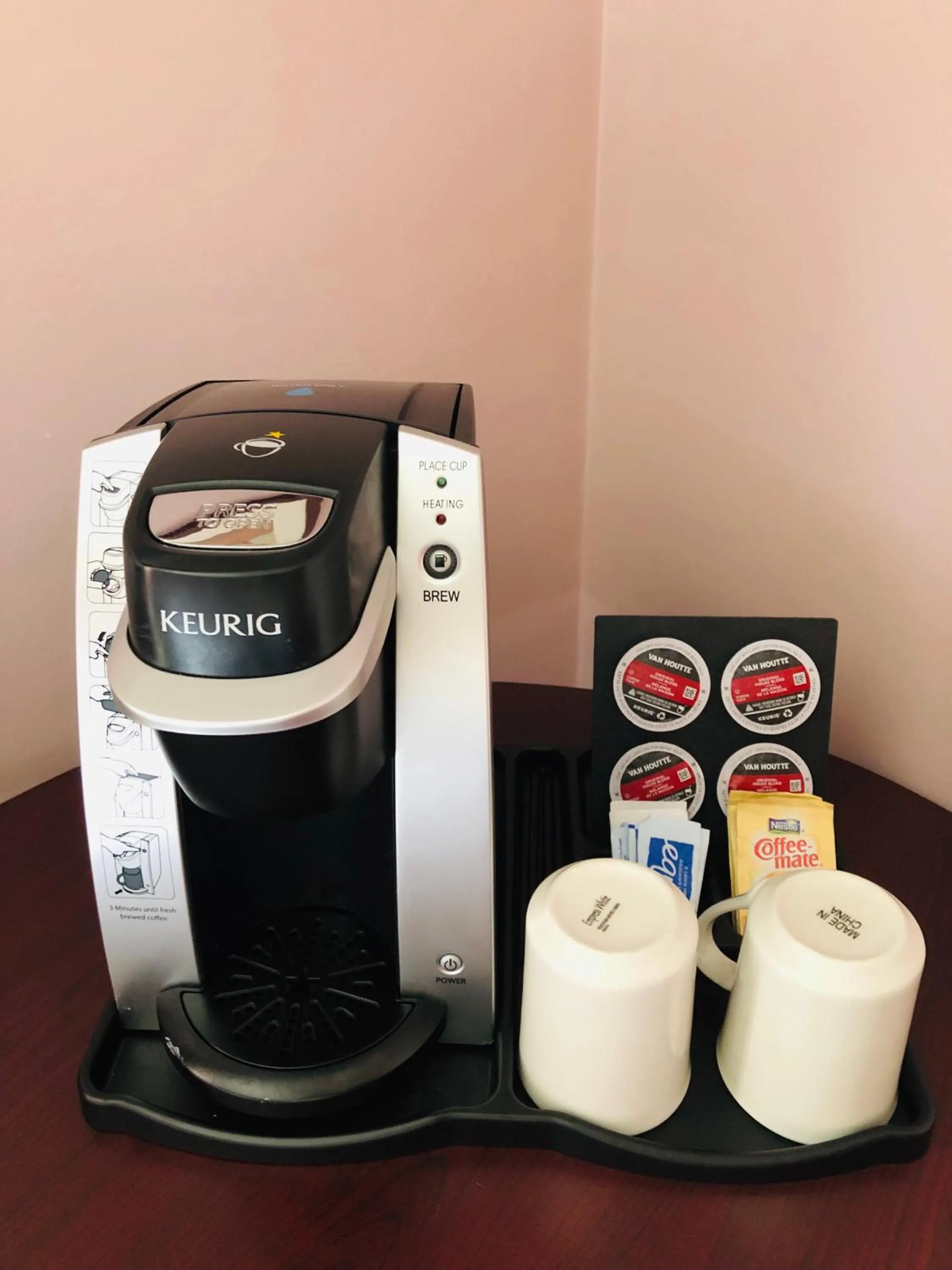 King Room - Non-Smoking in Super 8 by Wyndham Lake Country/Winfield Area