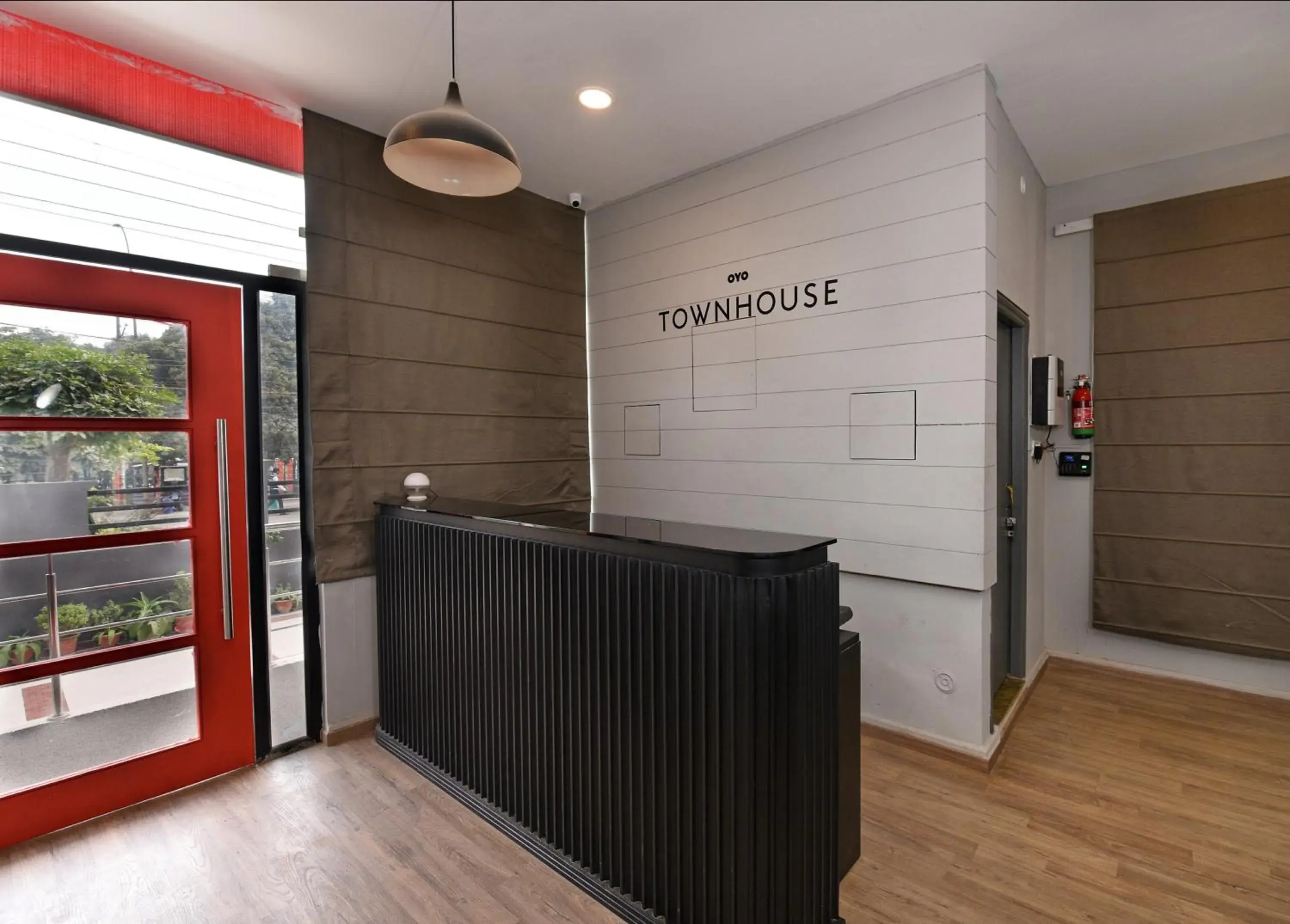 Lobby or reception in Super Townhouse Function Inn Near Chaudhary Charan Singh International Airport Lobby or reception in Super Townhouse Function Inn Near Chaudhary Charan Singh International Airport