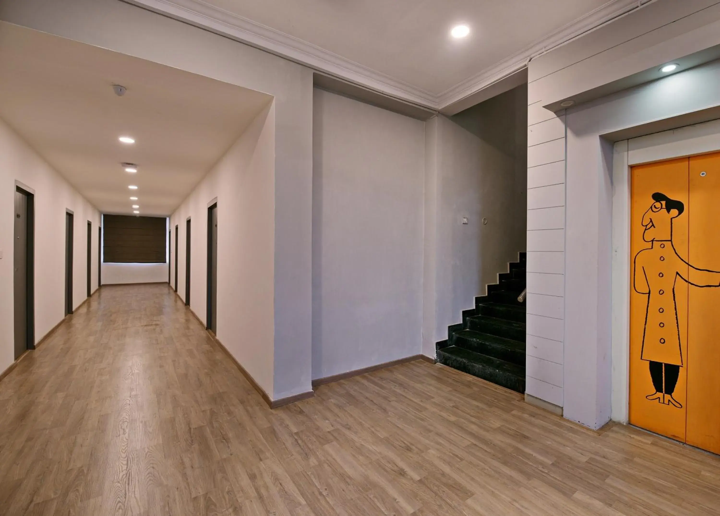 Lobby or reception in Super Townhouse Function Inn Near Chaudhary Charan Singh International Airport Lobby or reception in Super Townhouse Function Inn Near Chaudhary Charan Singh International Airport