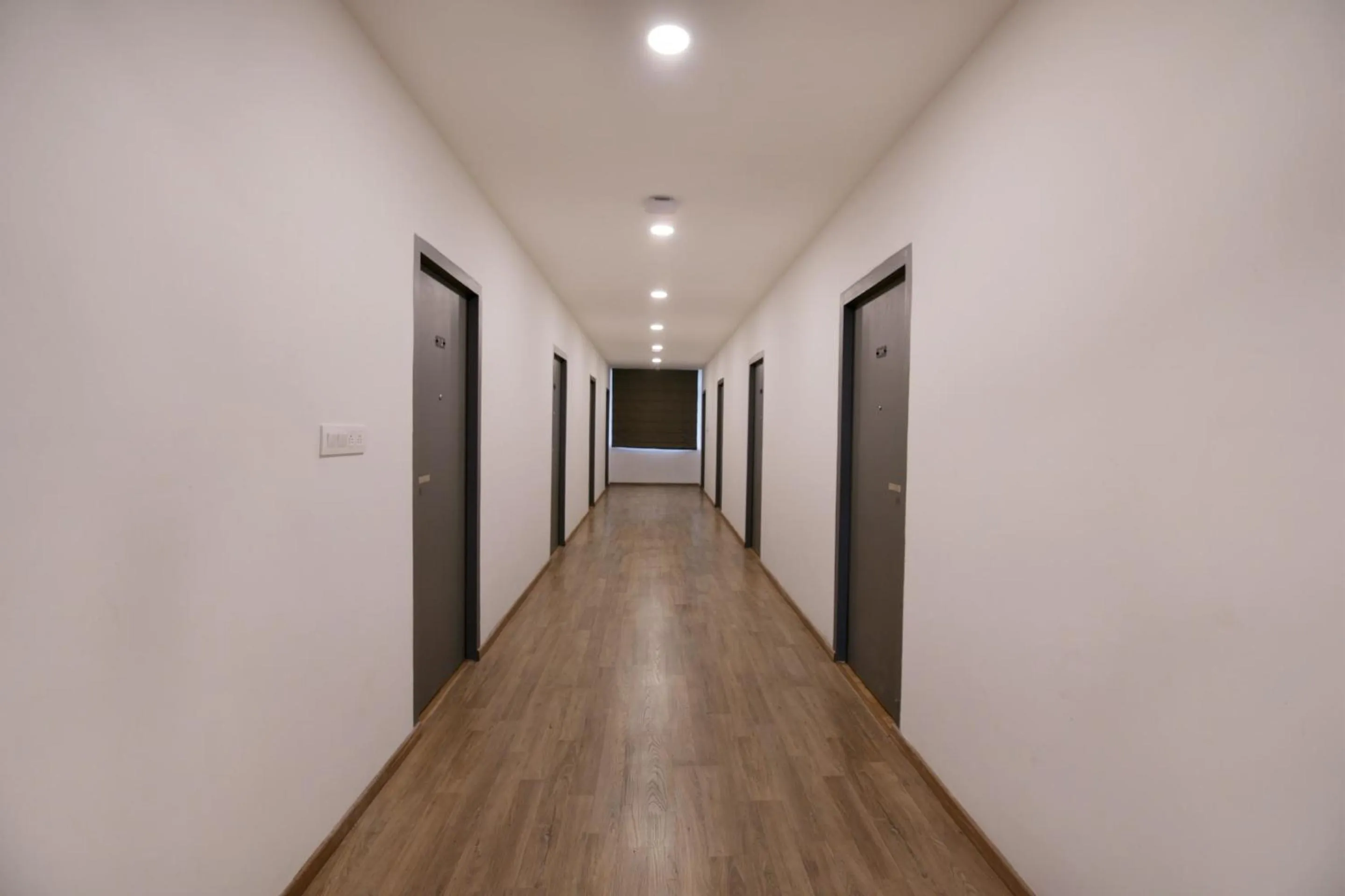 Lobby or reception in Super Townhouse Function Inn Near Chaudhary Charan Singh International Airport