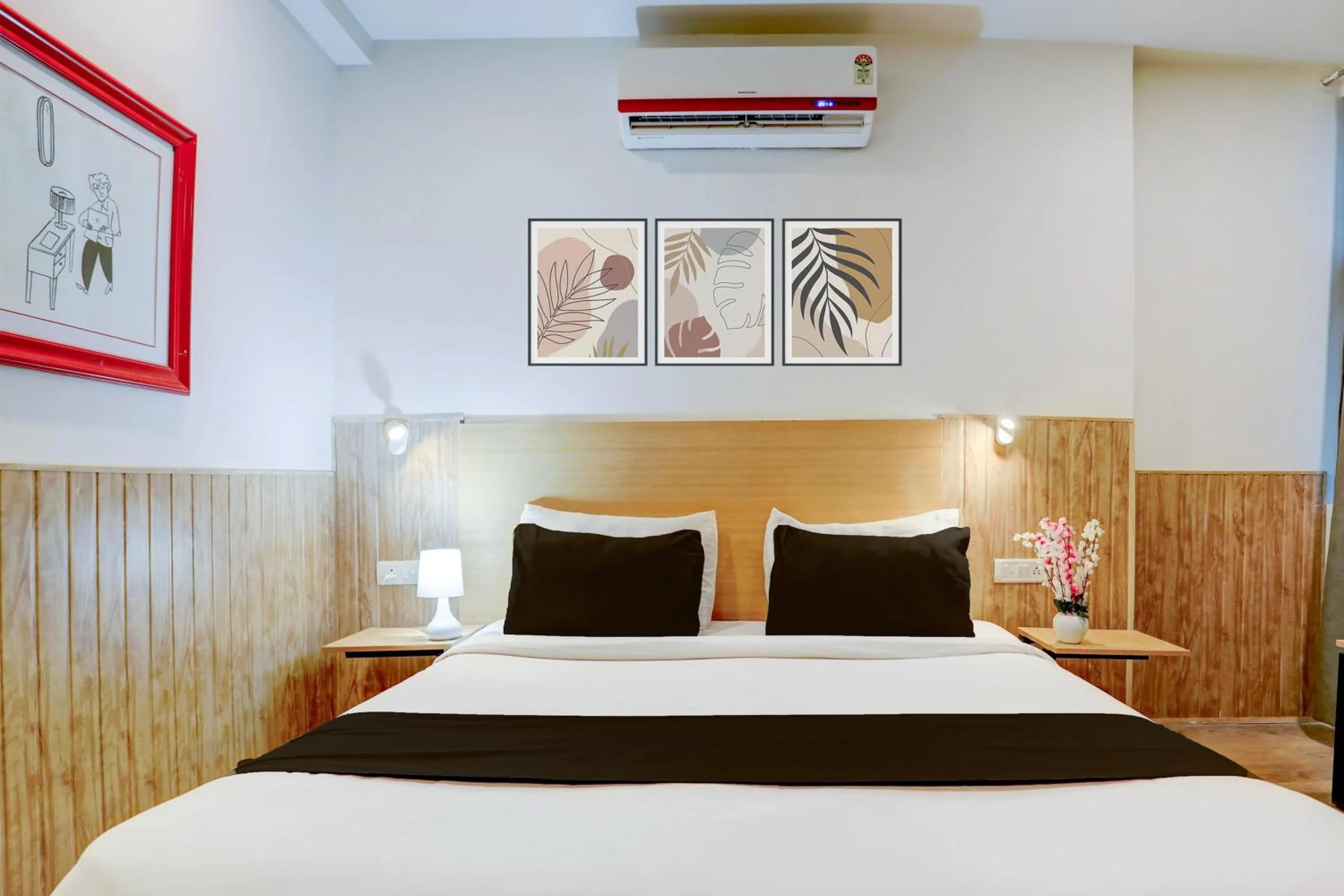 Bedroom, Bed in Super Townhouse Kalmana