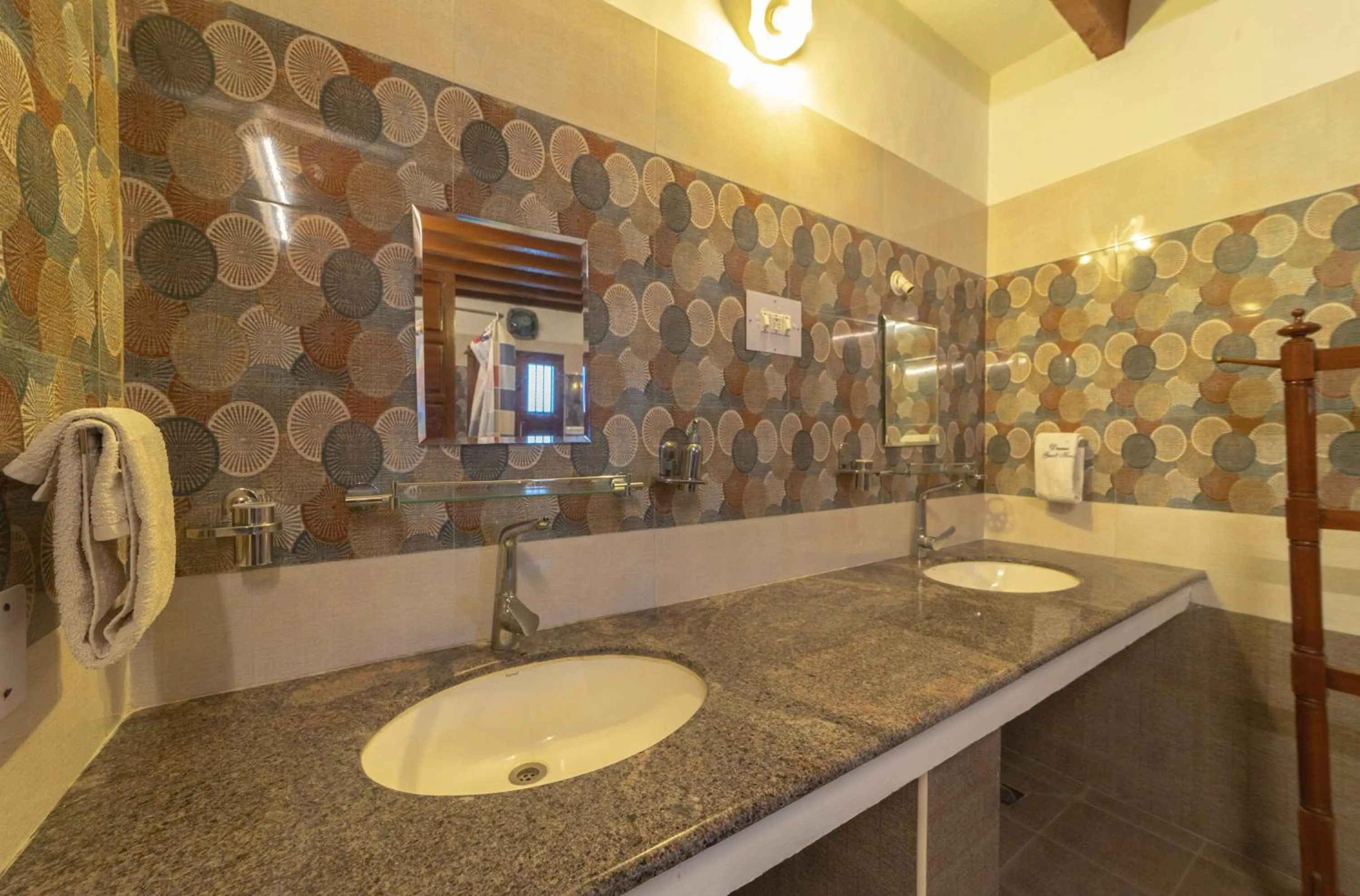 Toilet in Dumas Guest House