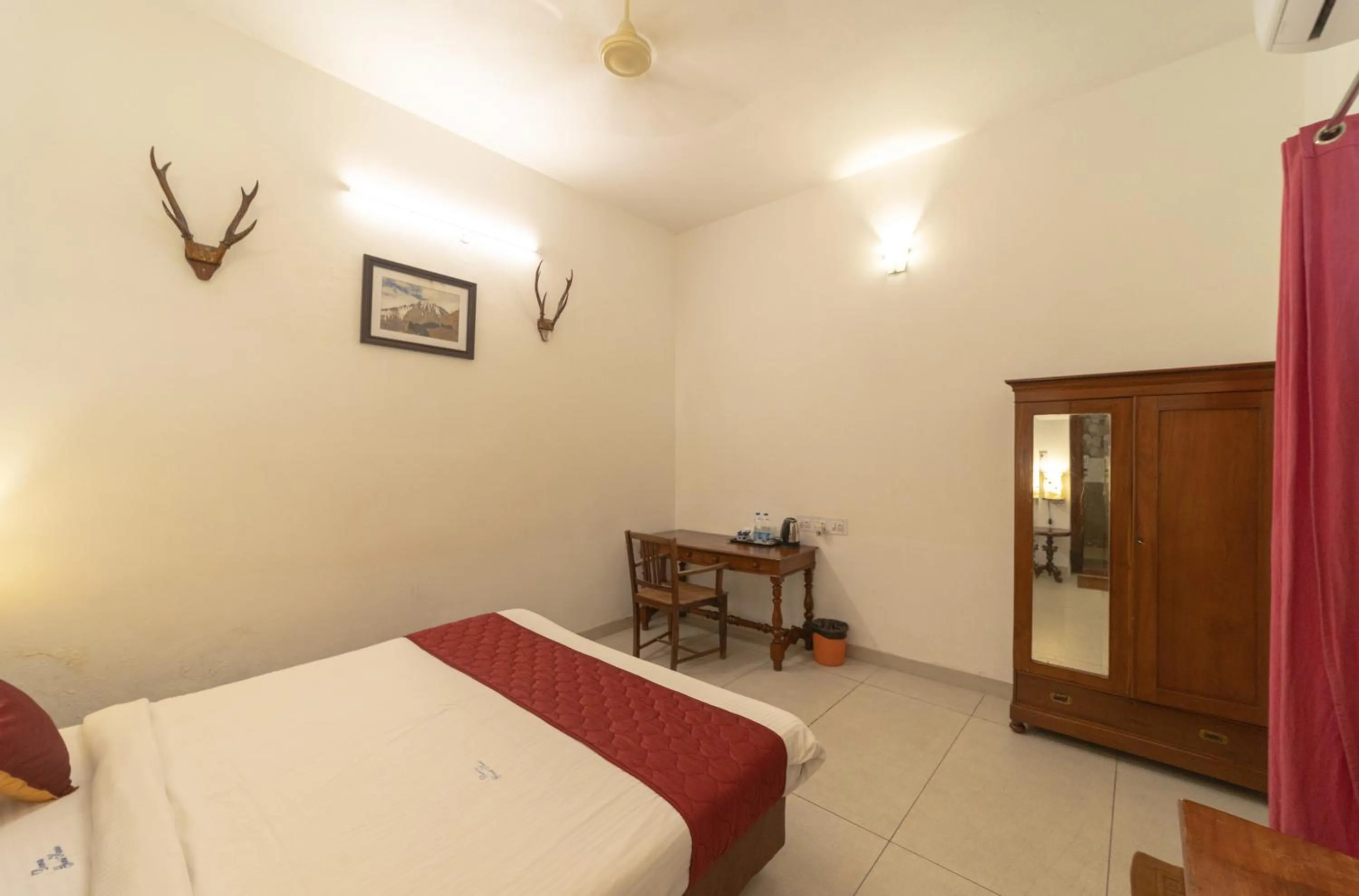 Bed in Dumas Guest House