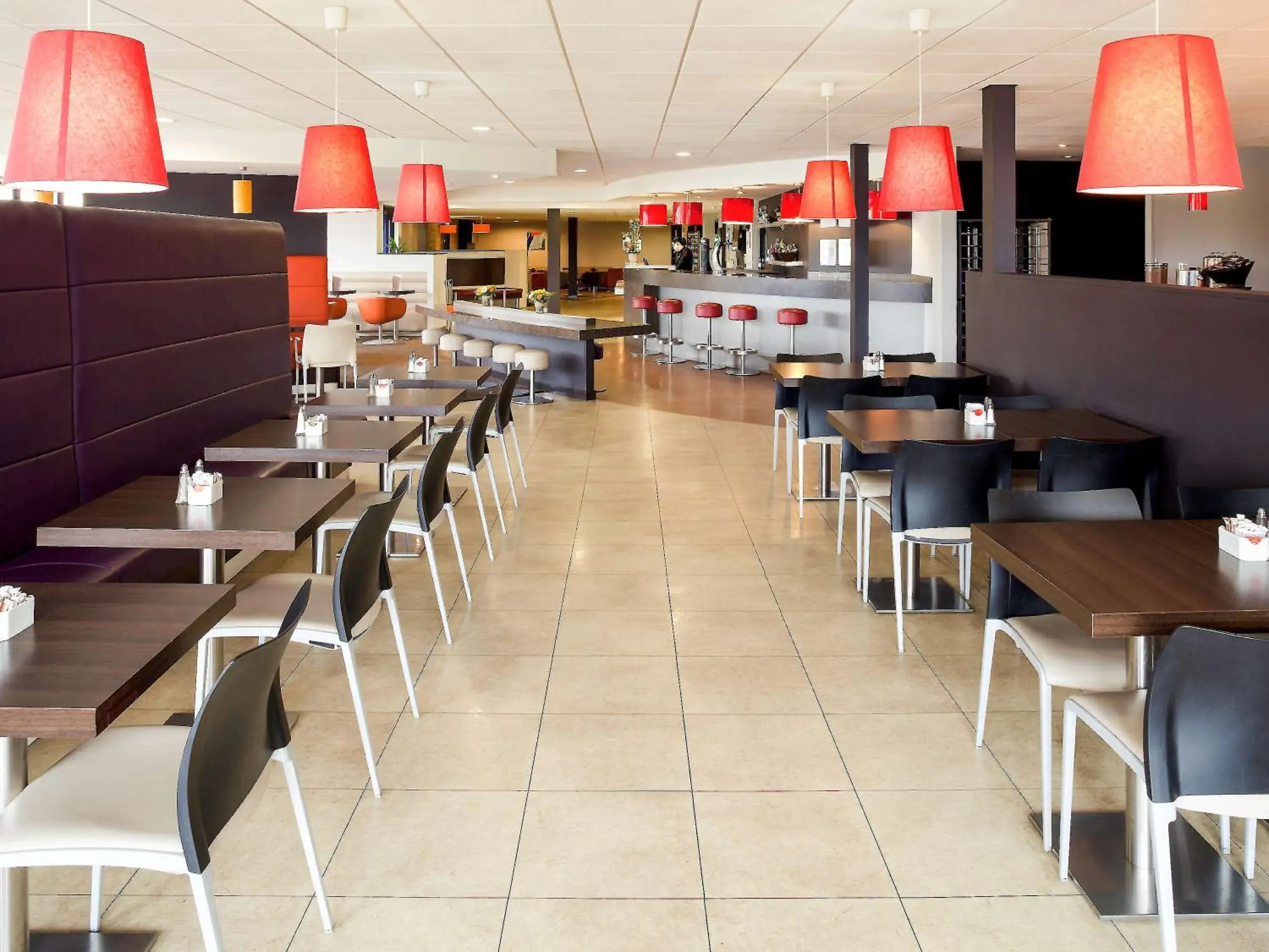 Restaurant/Places to Eat in Ibis Dublin Hotel