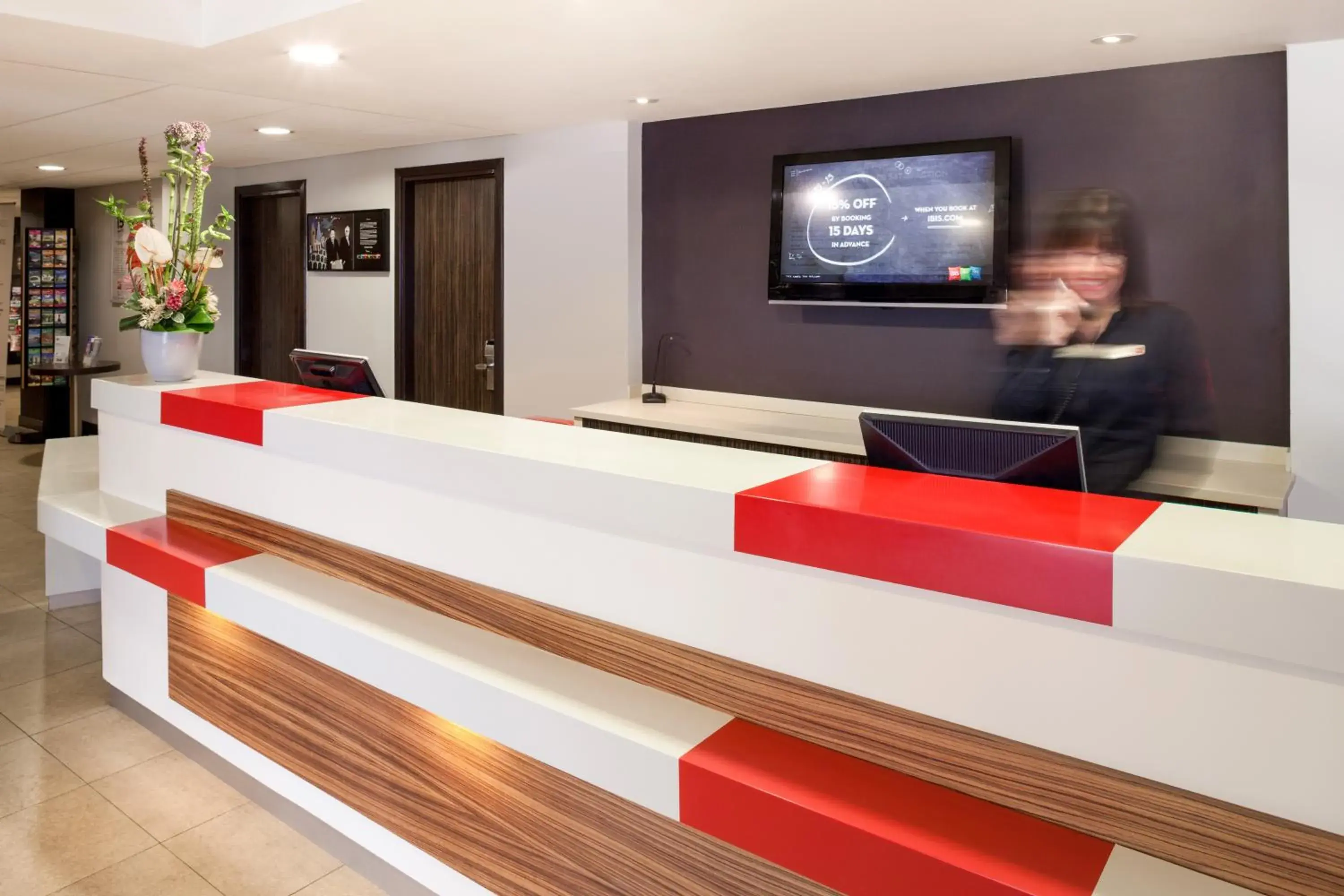 Lobby or reception, Lounge/Bar in Ibis Dublin Hotel