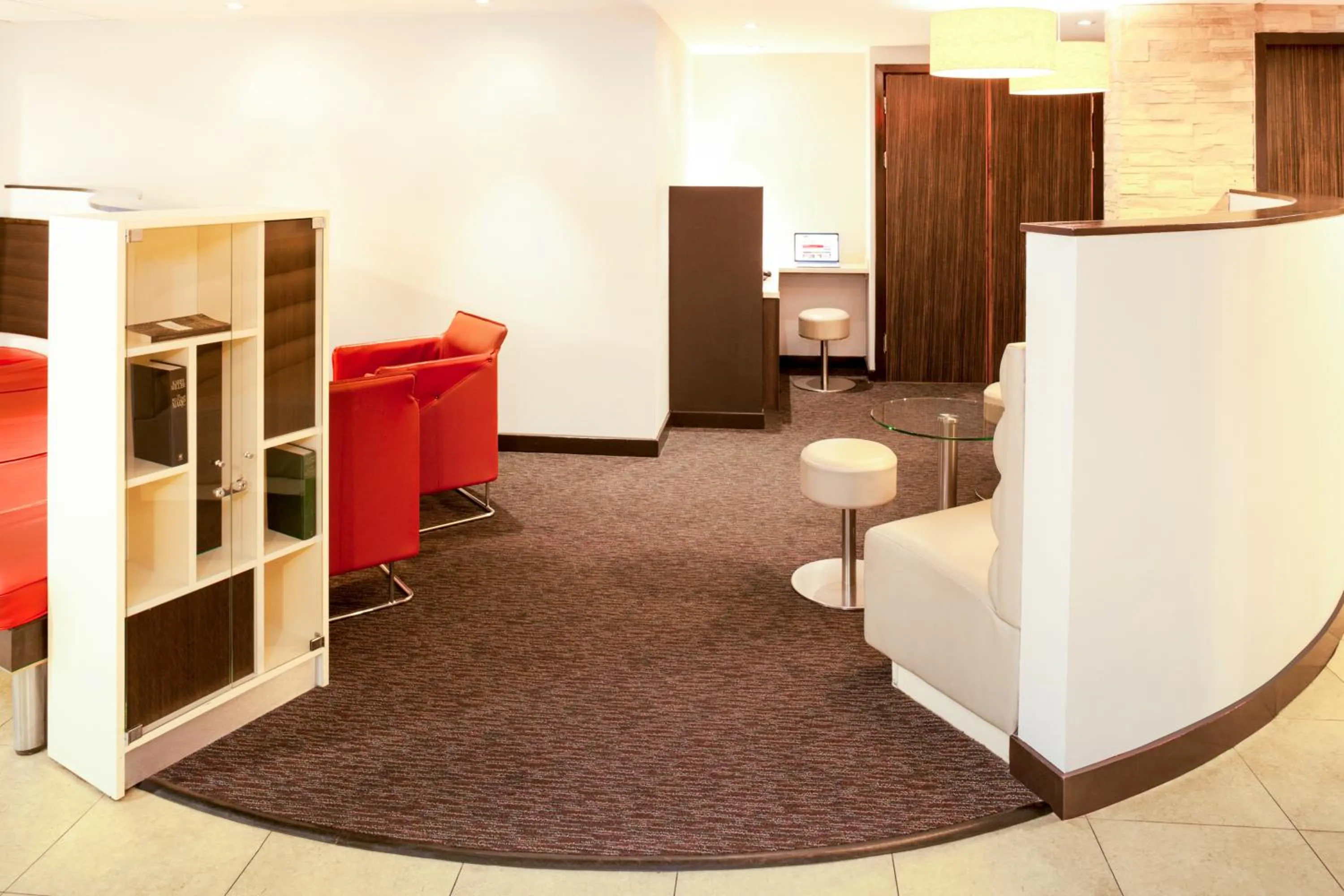 Seating area in Ibis Dublin Hotel