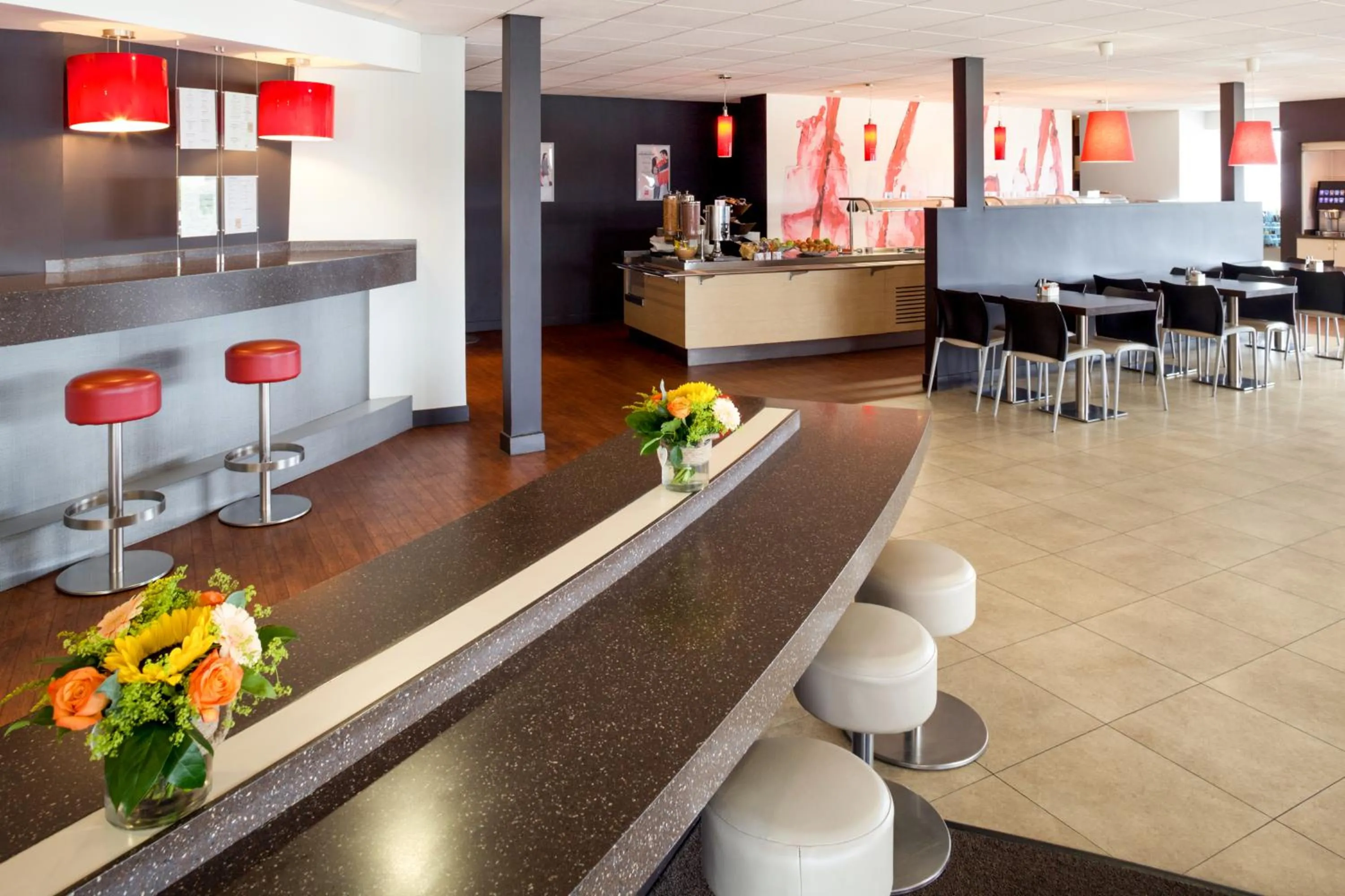 Lounge or bar, Lounge/Bar in Ibis Dublin Hotel