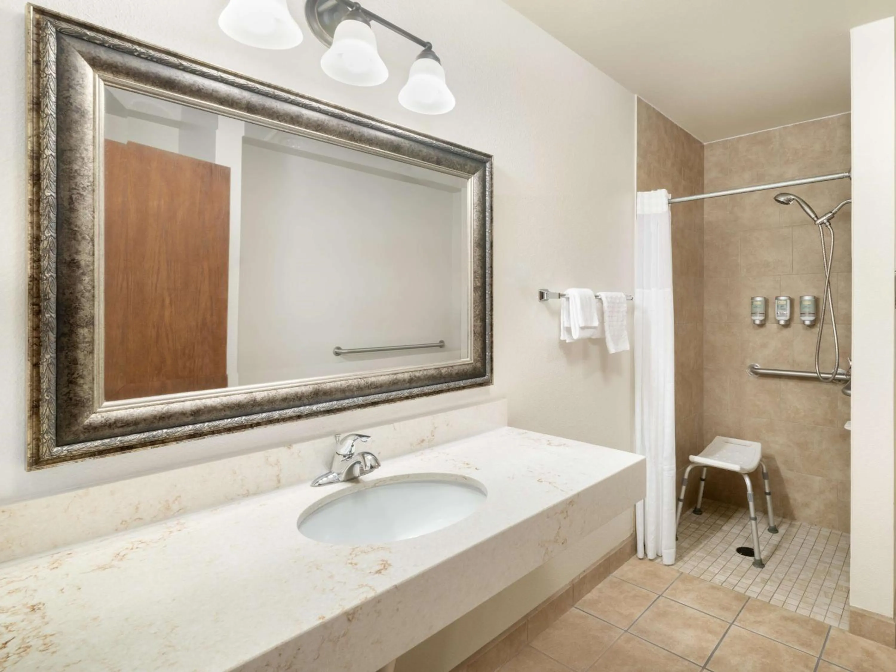 Bathroom in Best Western Red Hills