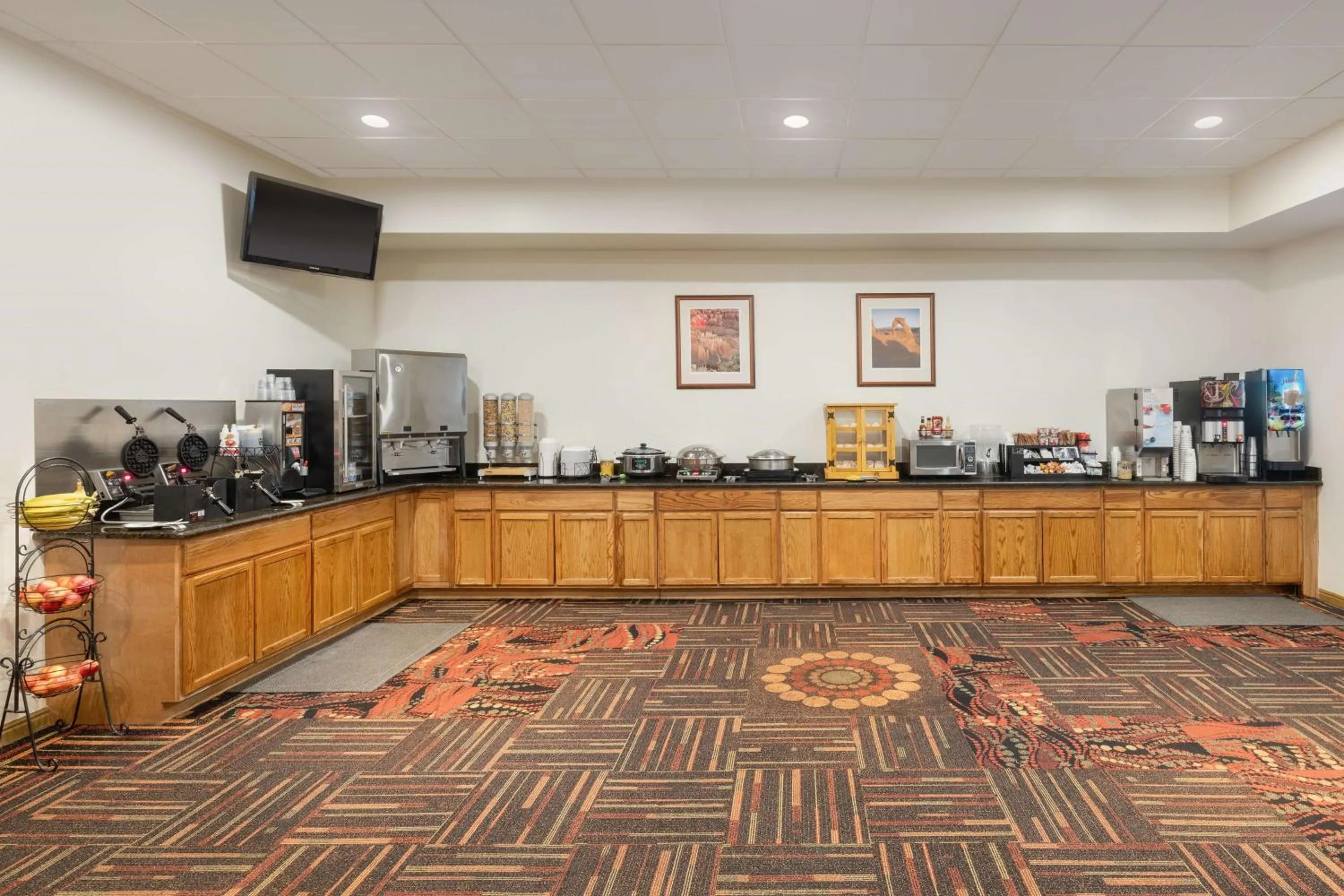 Breakfast in Best Western Red Hills