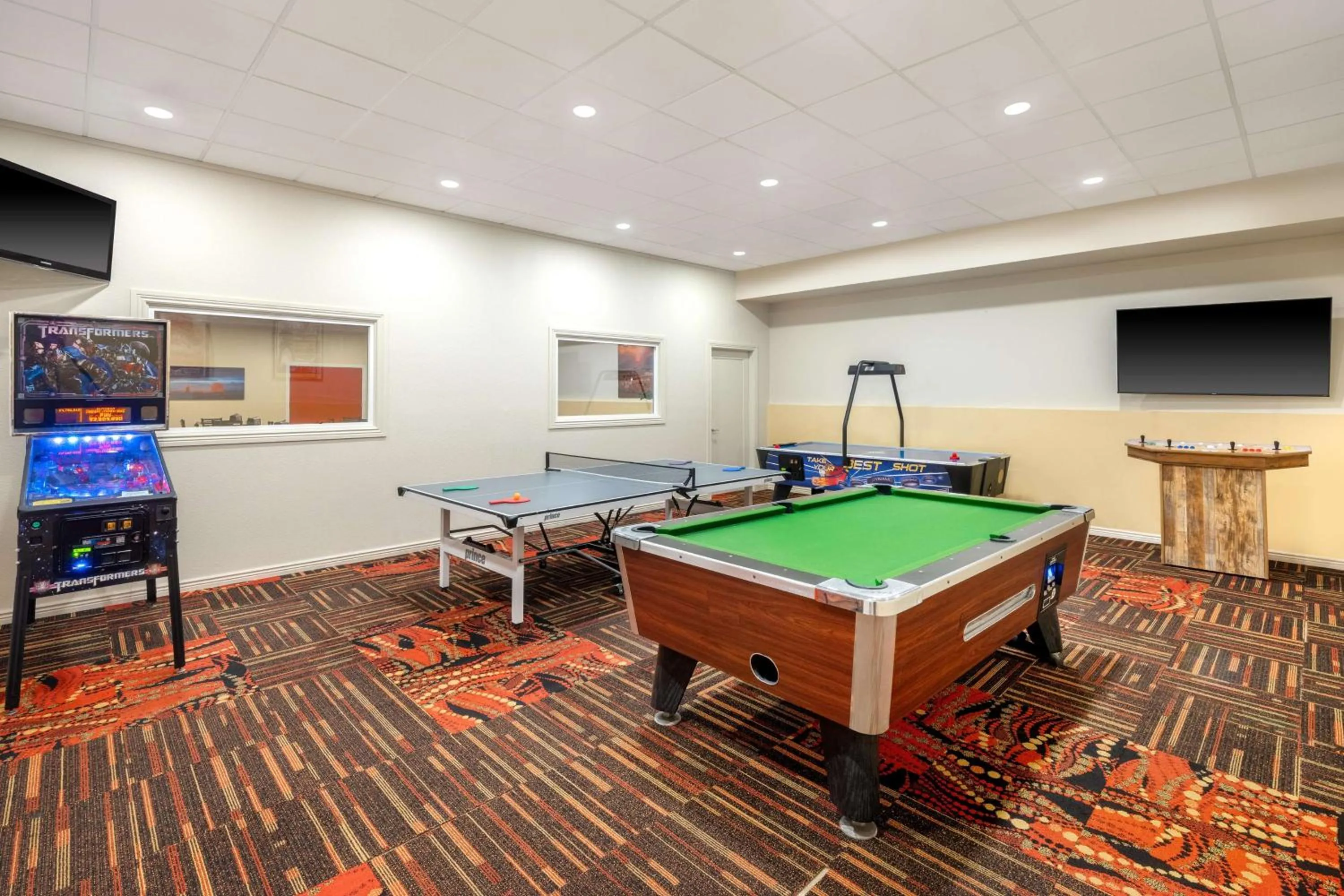 Property building in Best Western Red Hills