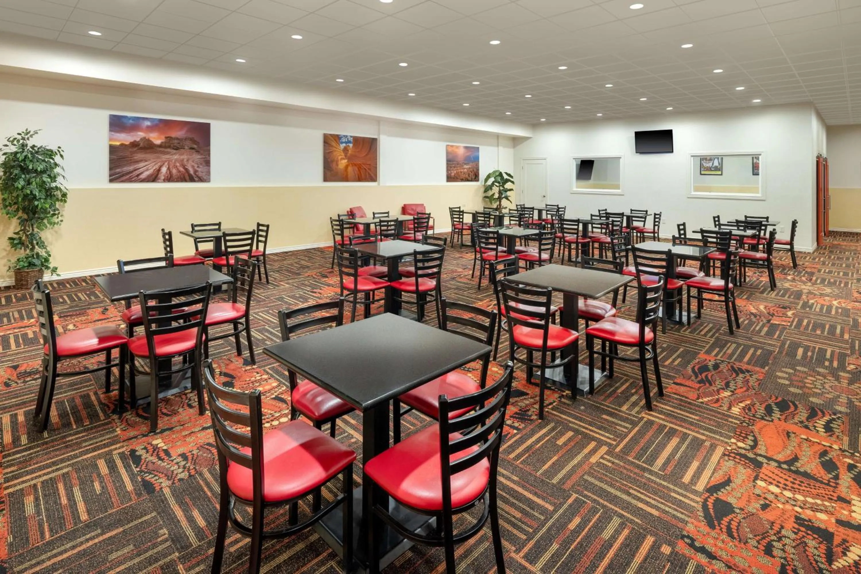 Breakfast in Best Western Red Hills