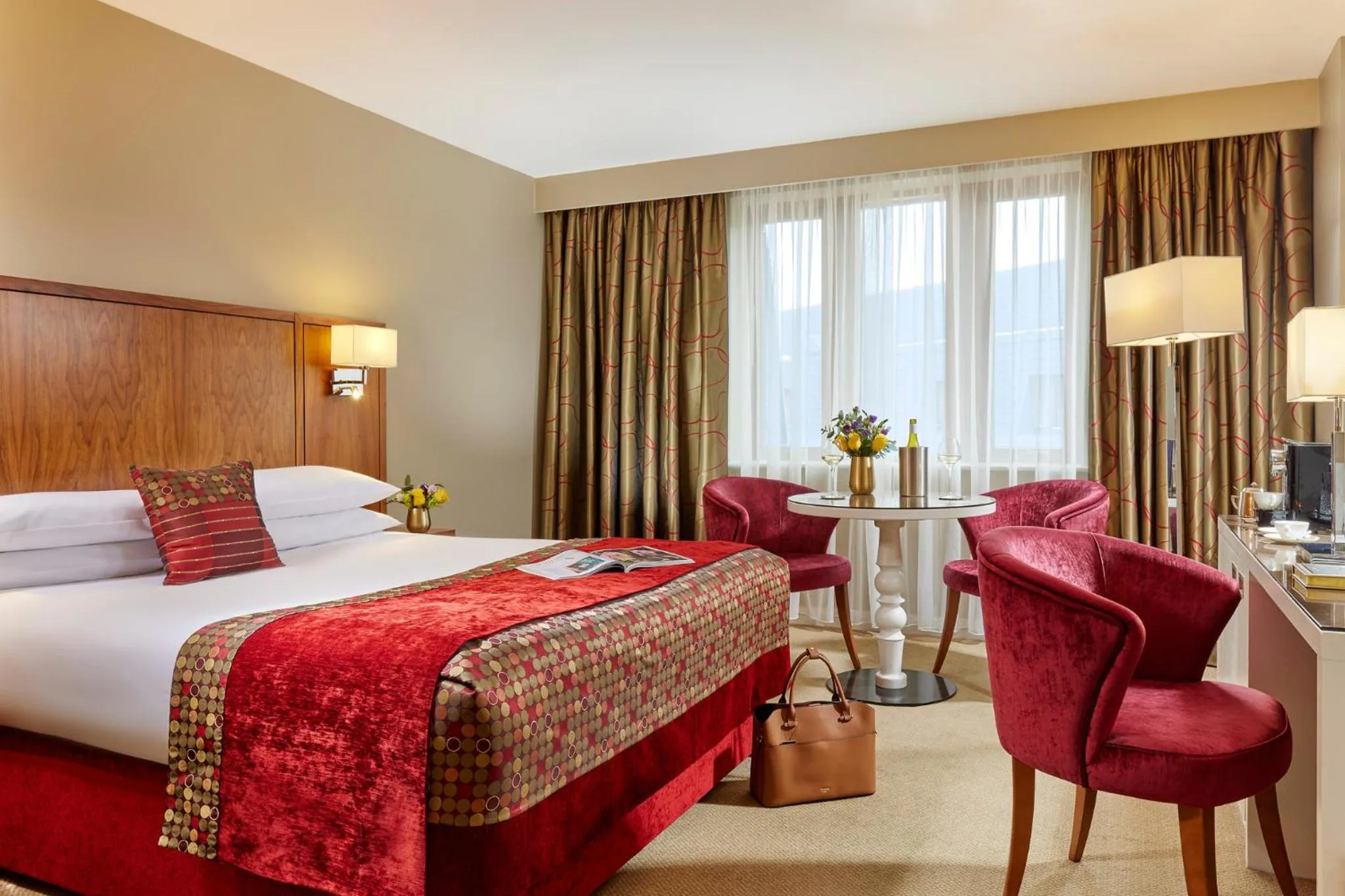 Living room, Bed in The Rose Hotel