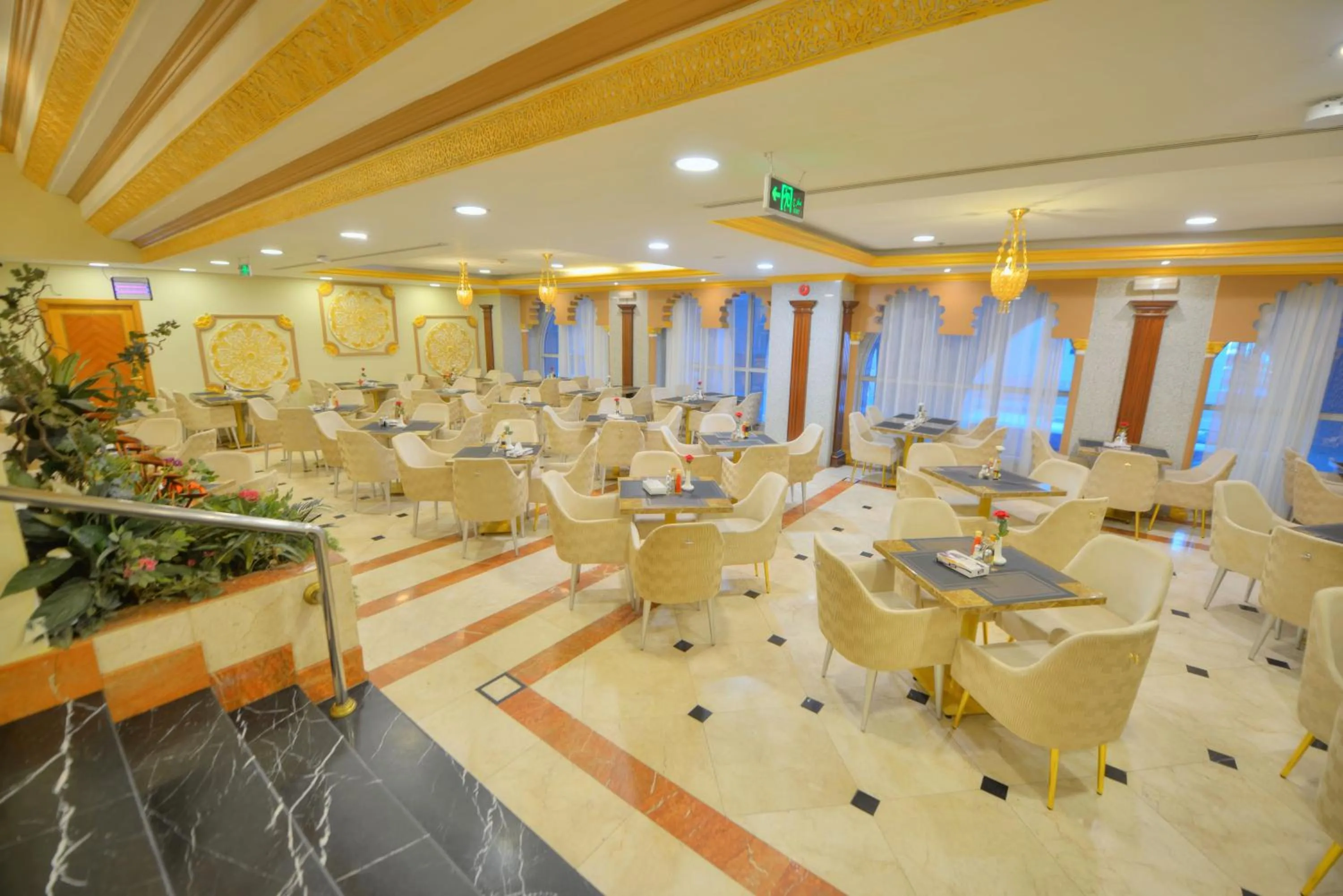 Restaurant/places to eat in Al Ritz Al Madinah