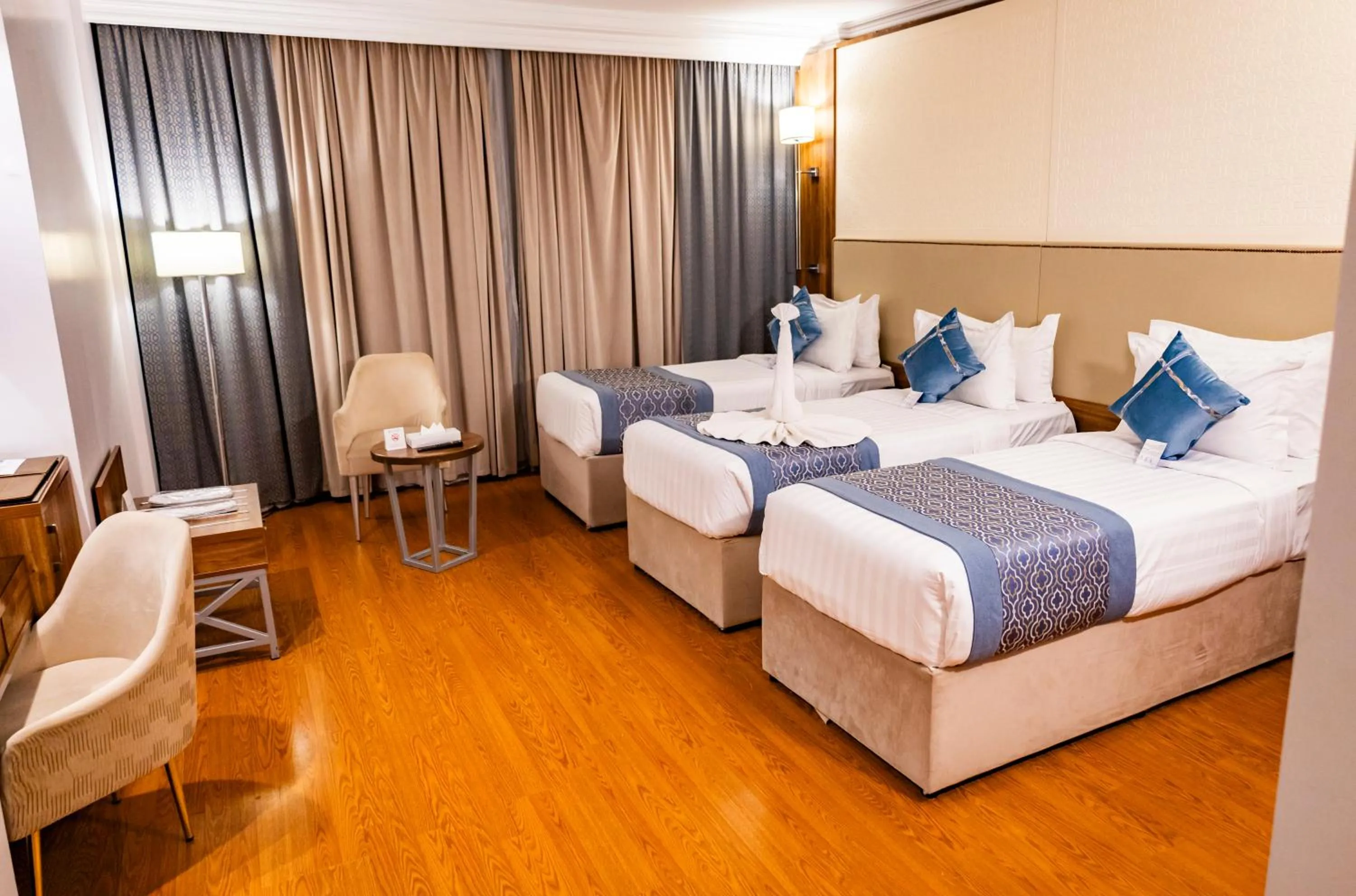 Photo of the whole room, Bed in Al Ritz Al Madinah