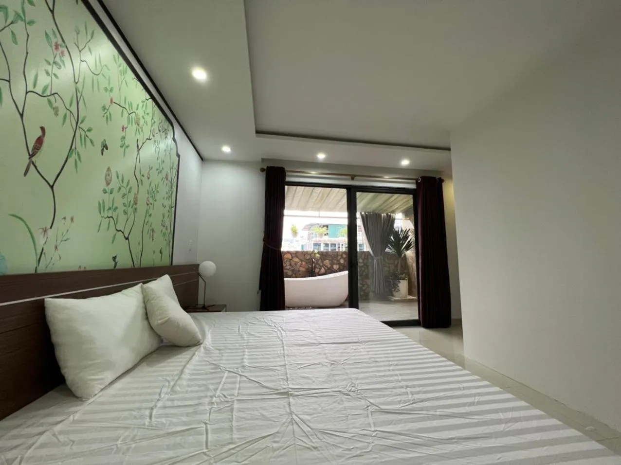 Bed in Halong And Me