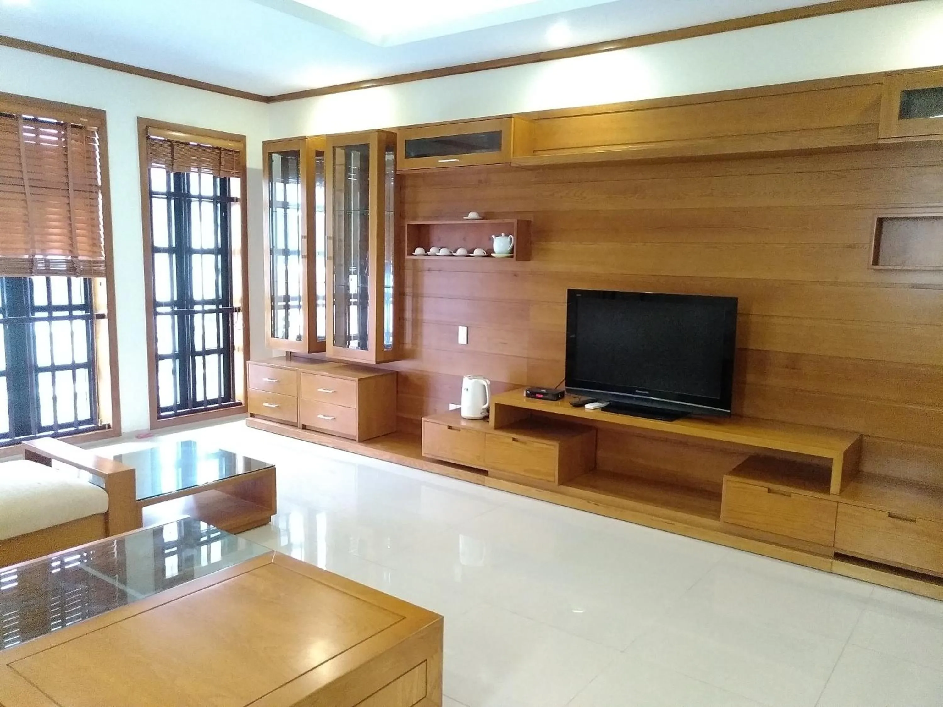 TV and multimedia in Halong And Me