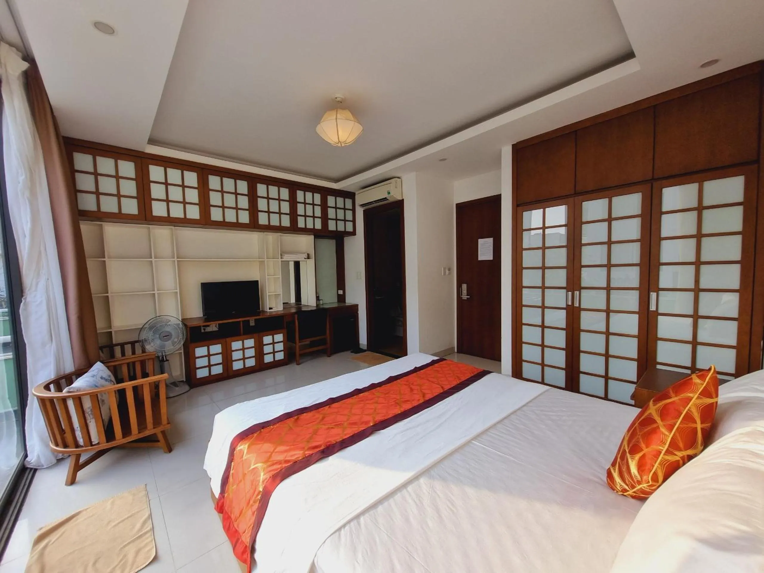 Bed in Halong And Me