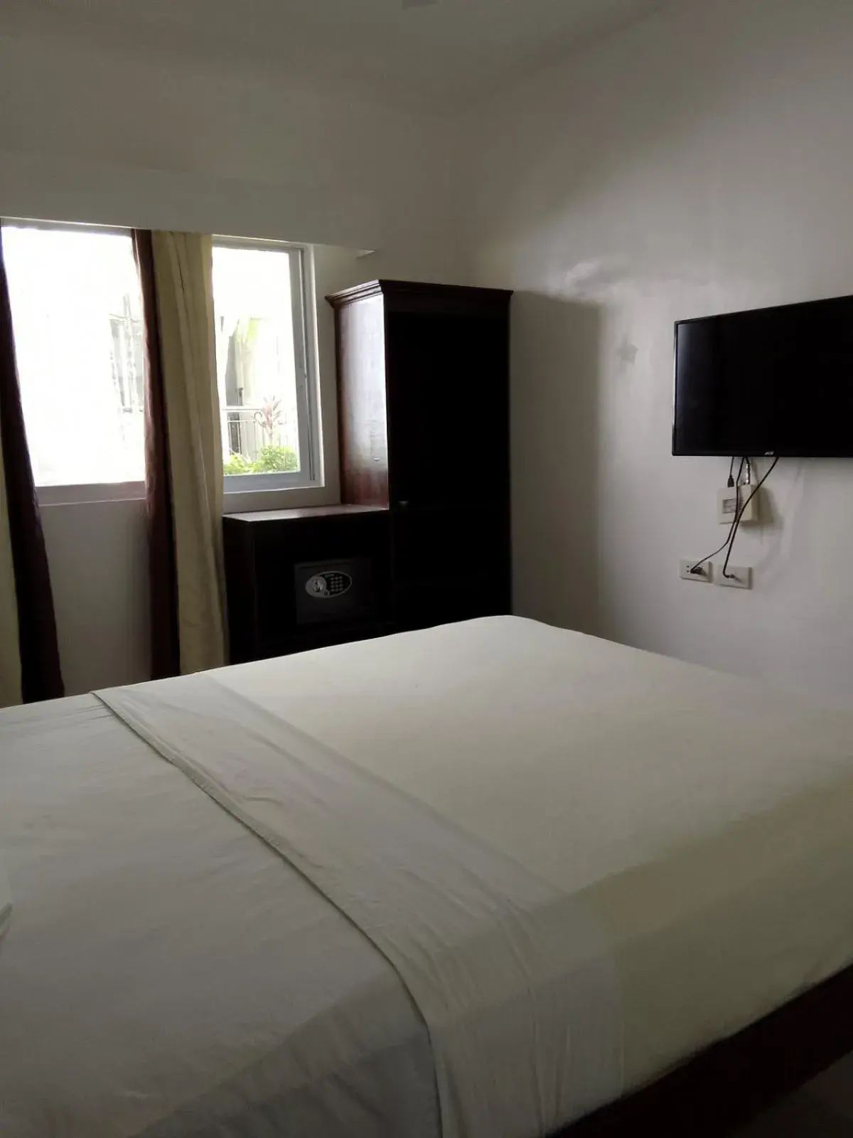 Bed in Heartland Hotel Serviced Rooms & Apartments. Bed in Heartland Hotel Serviced Rooms & Apartments.