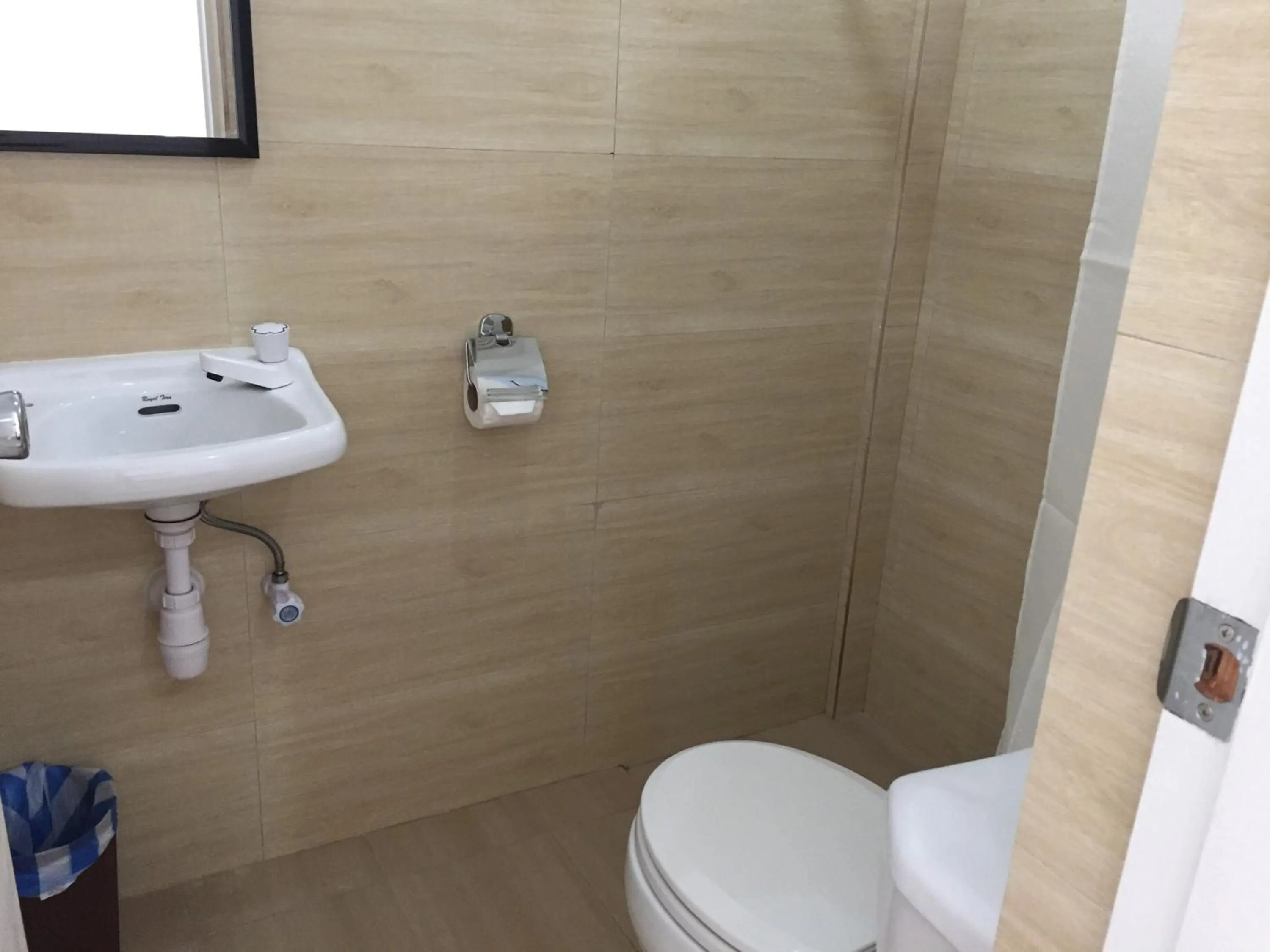 Heartland Hotel Serviced Rooms & Apartments.