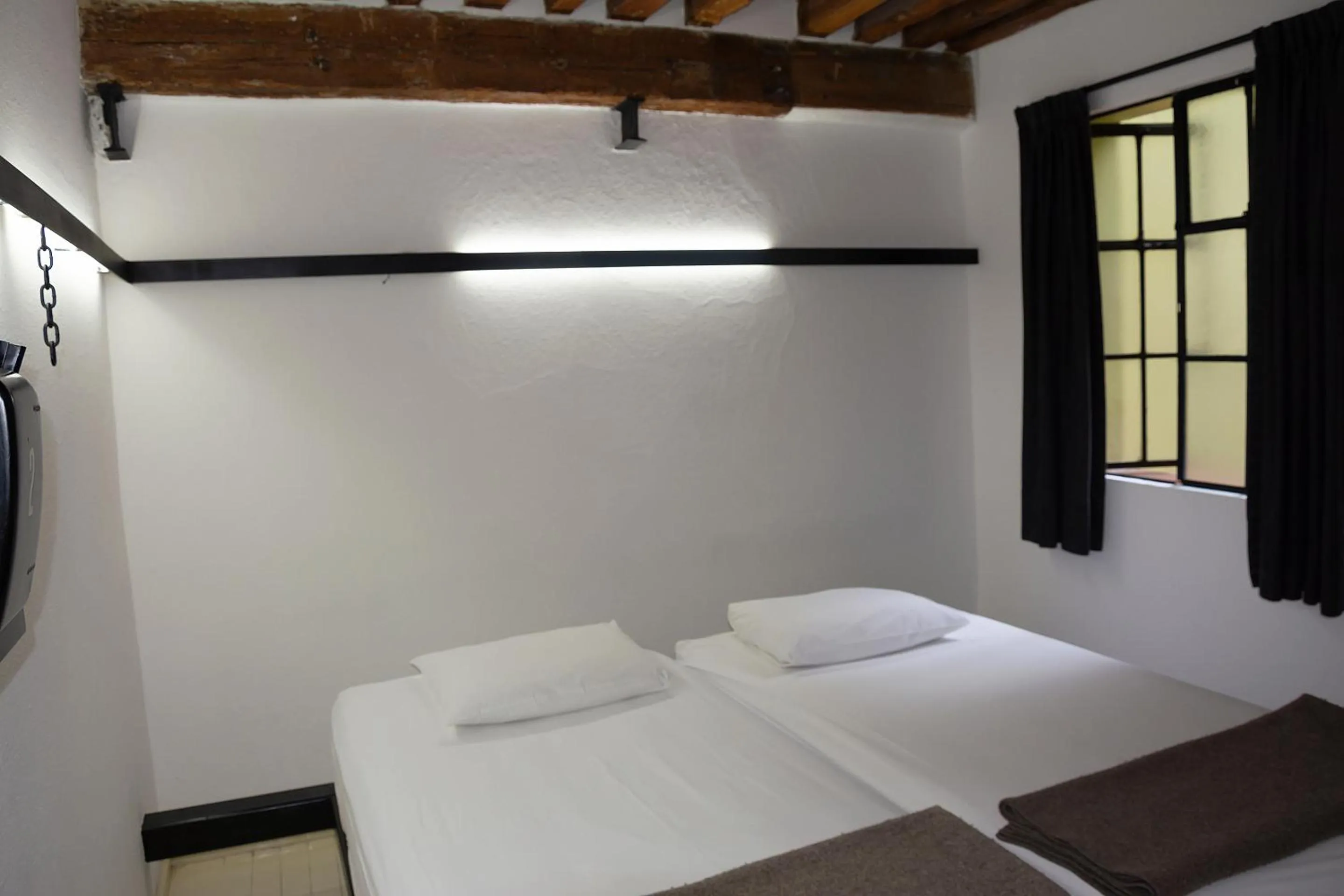 Bed in Downtown Beds