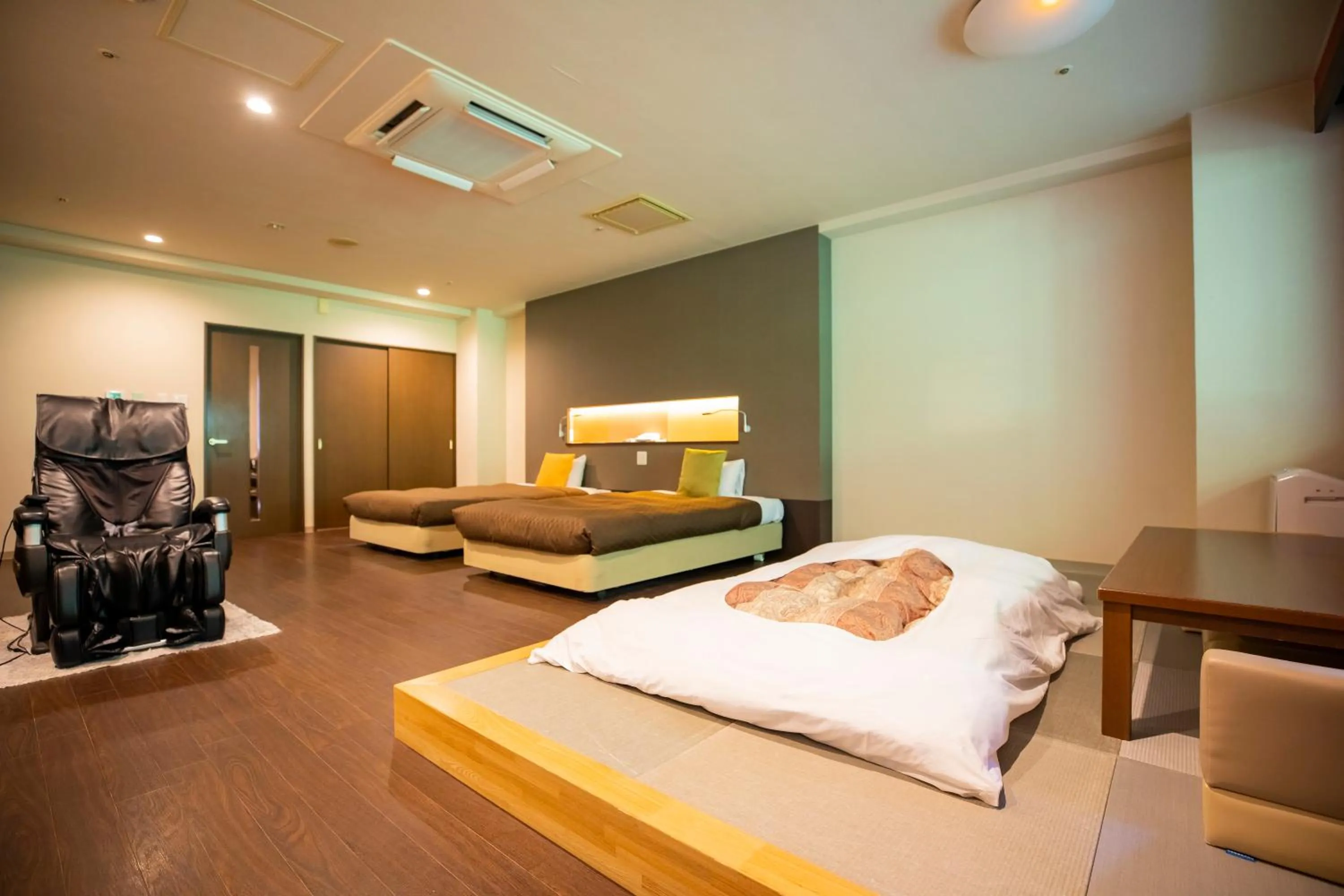 Photo of the whole room, Bed in Otaru Asari Classe Hotel