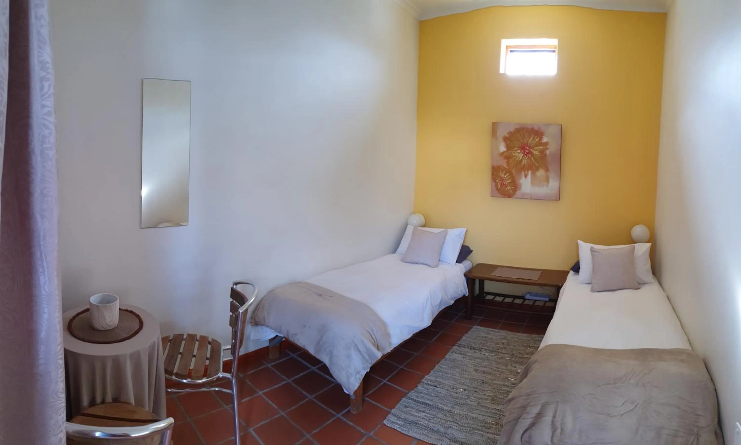 Photo of the whole room, Bed in Zebra Crossing Backpacker