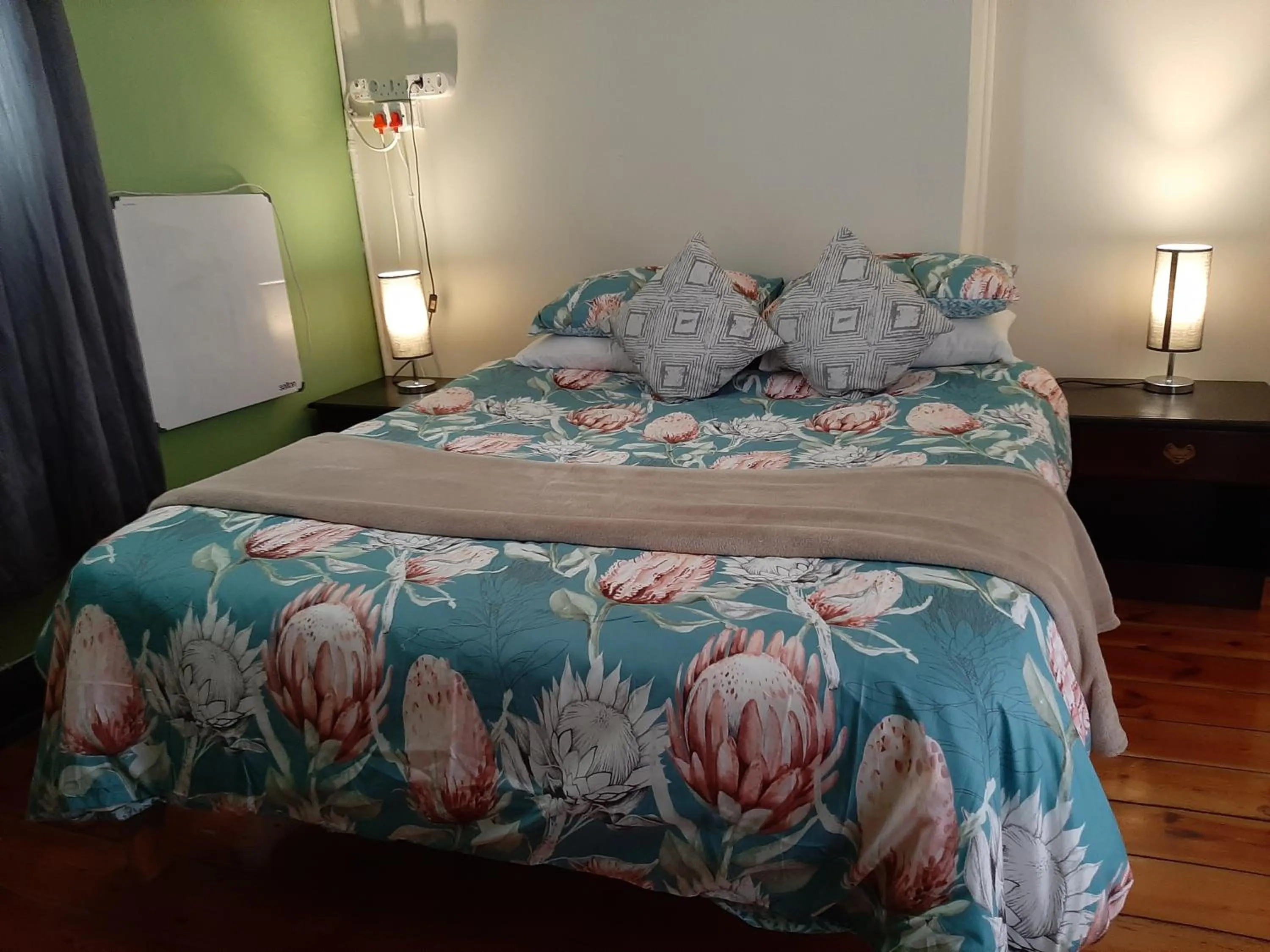 Bedroom, Bed in Zebra Crossing Backpacker