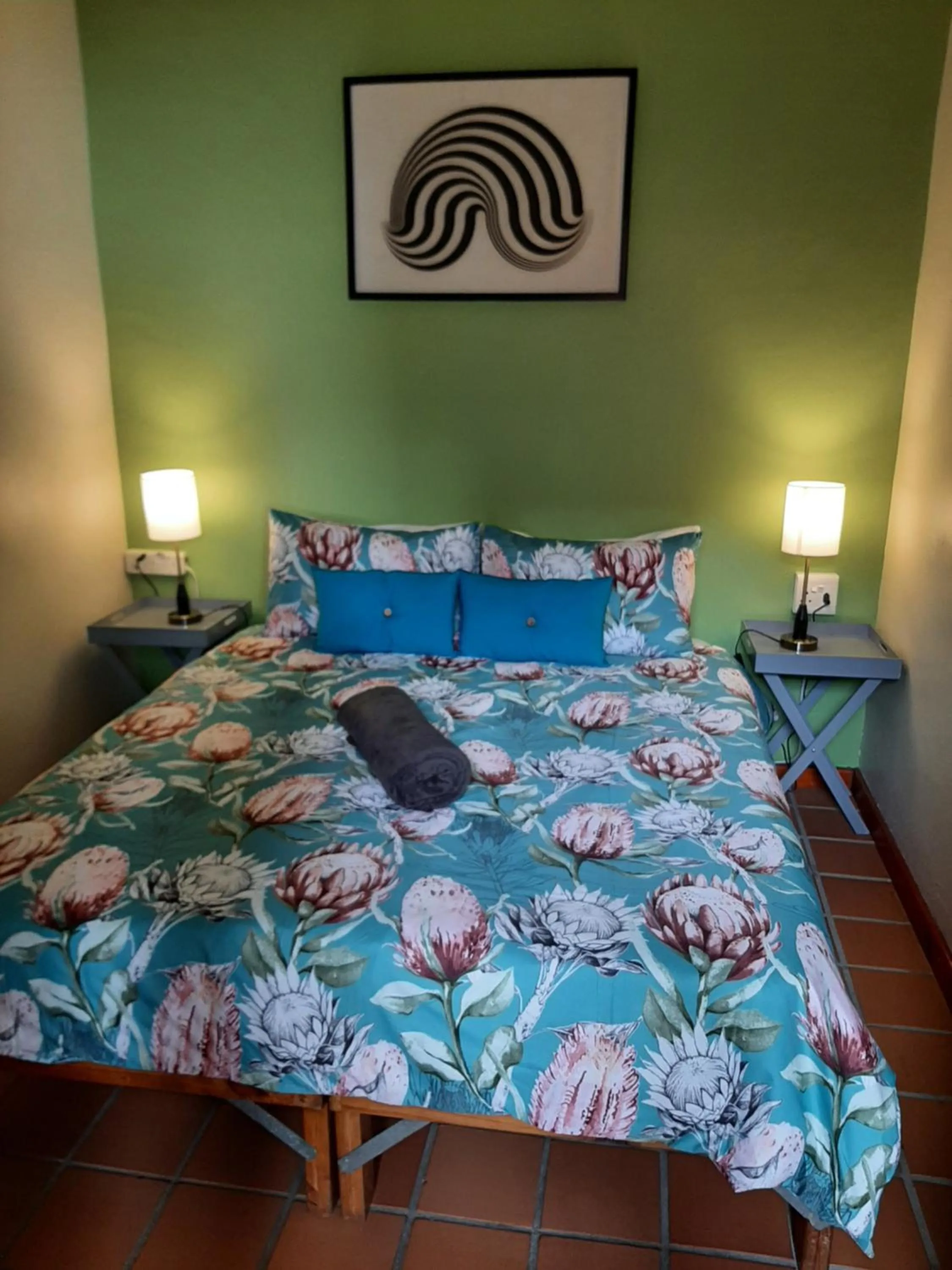 Photo of the whole room, Bed in Zebra Crossing Backpacker