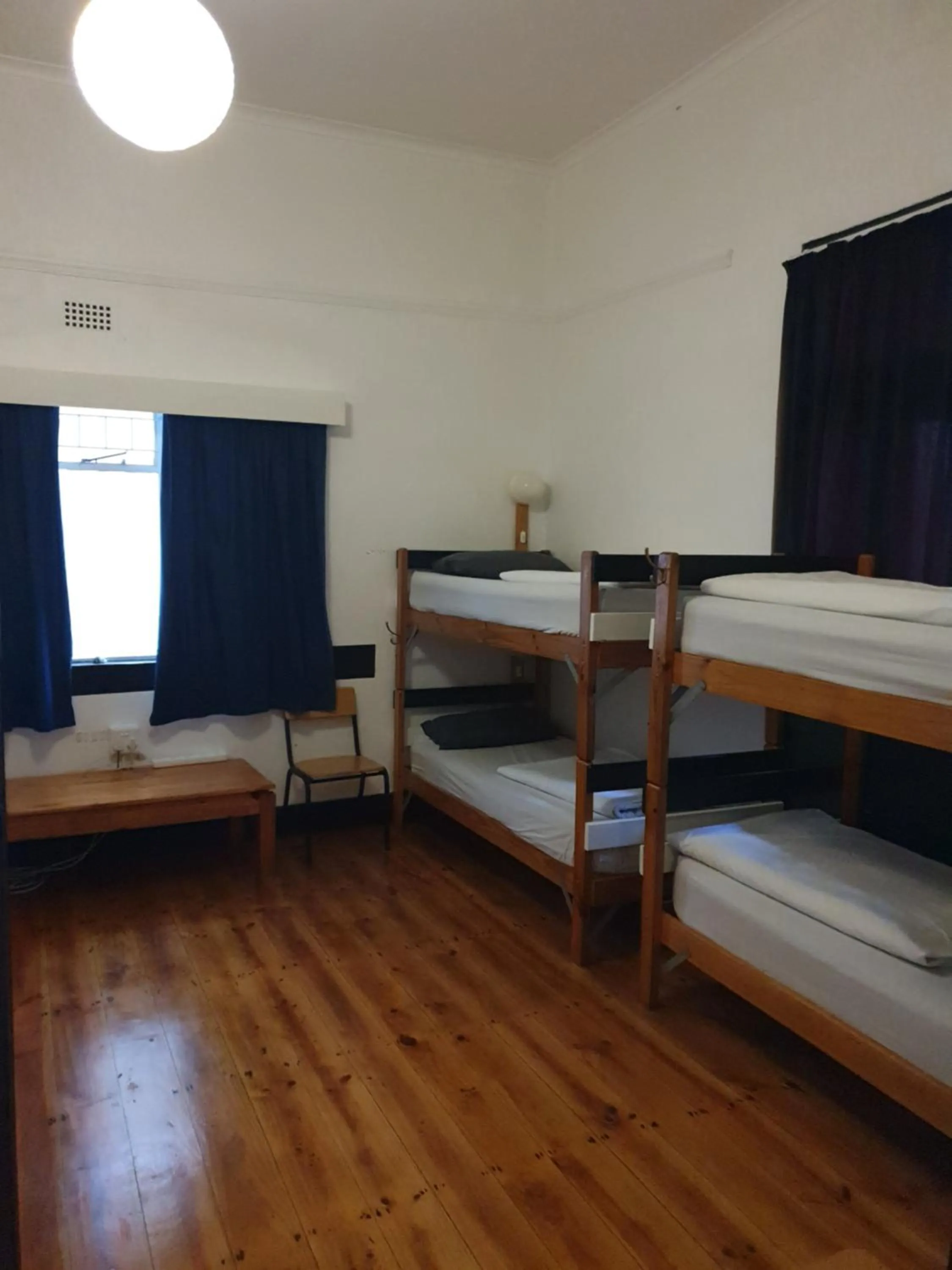 bunk bed, Bed in Zebra Crossing Backpacker