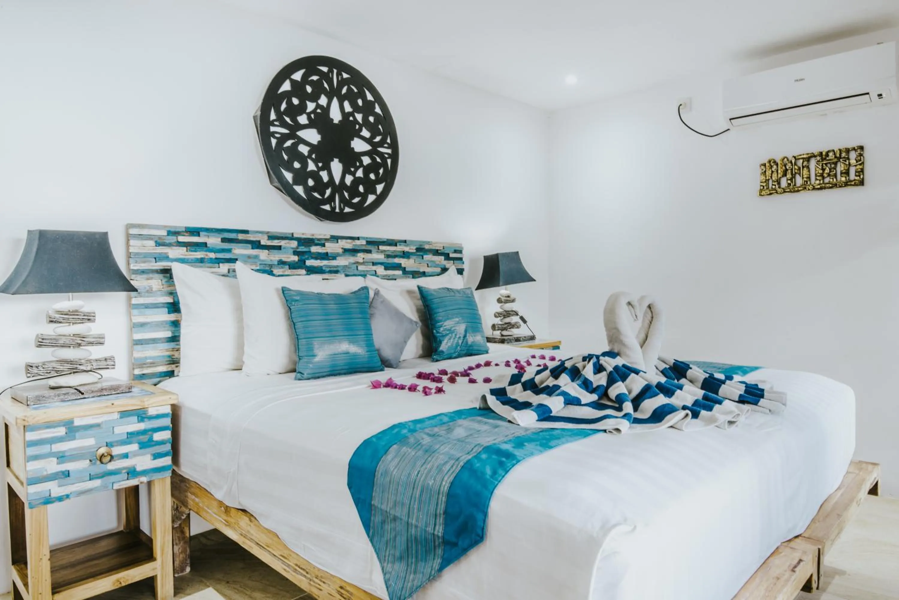 Bed in Lembongan Harmony Villas