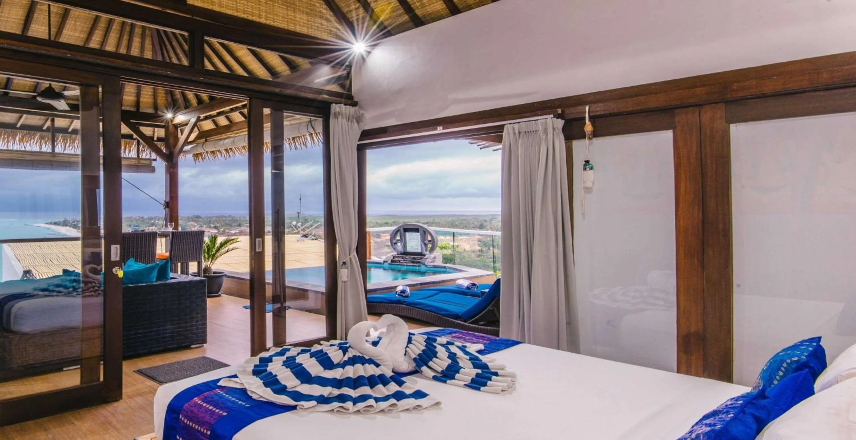Balcony/Terrace, Bed in Lembongan Harmony Villas