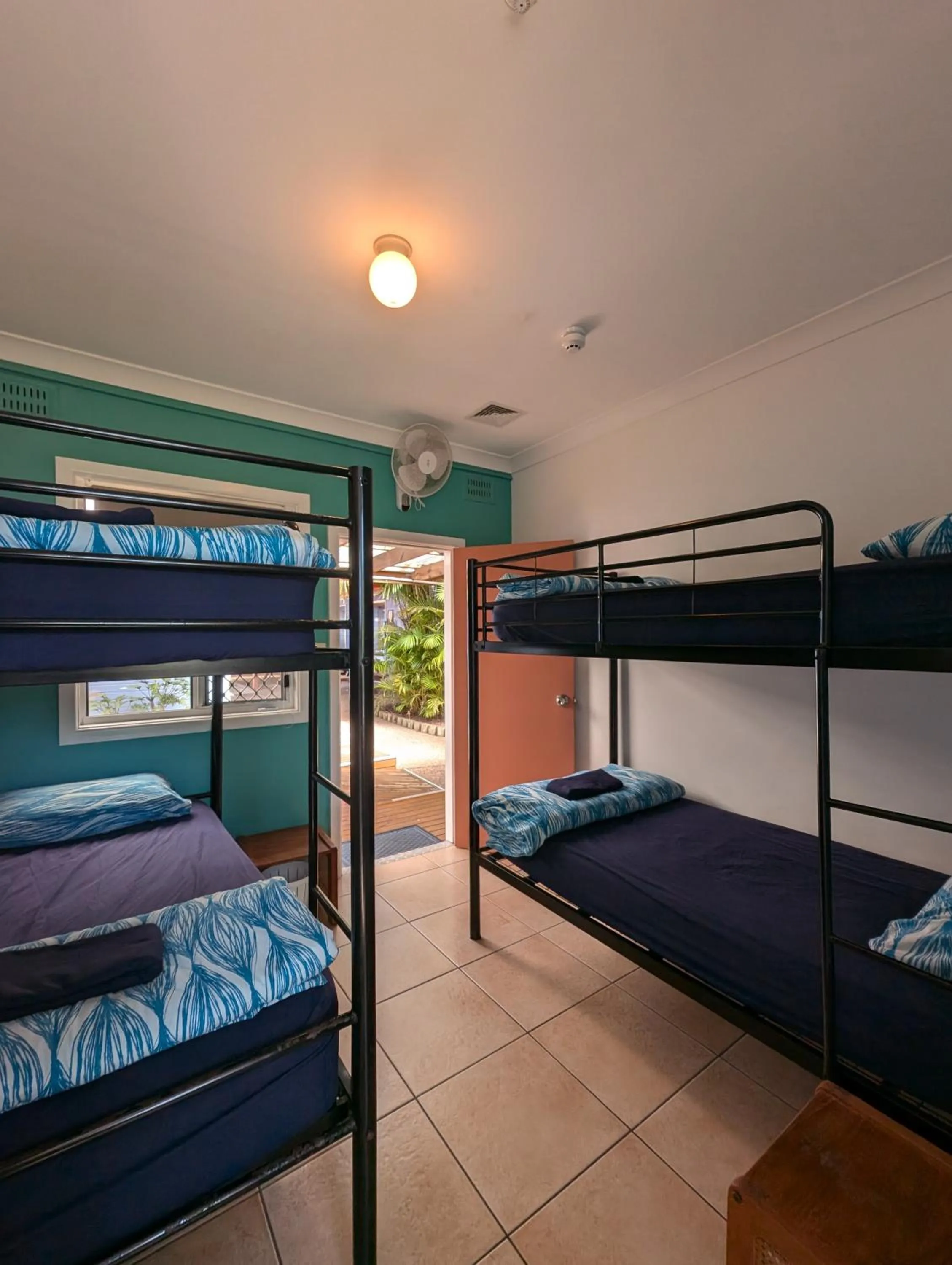 Bedroom, Bed in Ozzie Pozzie Backpackers