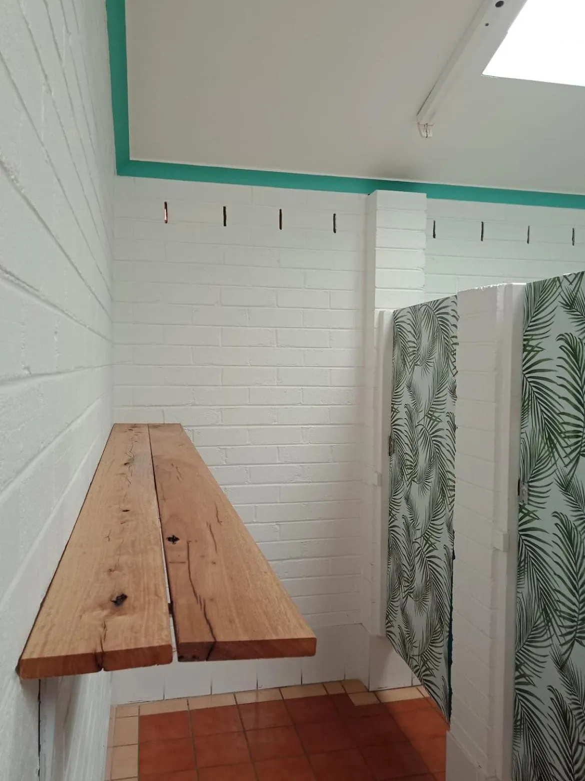 Bathroom in Ozzie Pozzie Backpackers