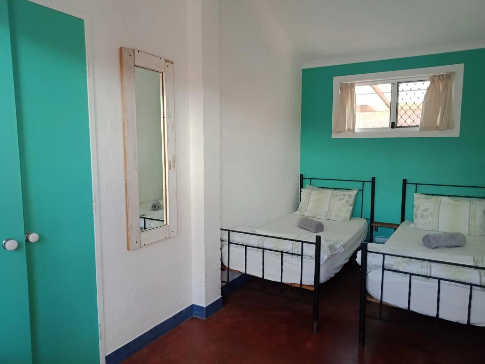 Bedroom, Bed in Ozzie Pozzie Backpackers