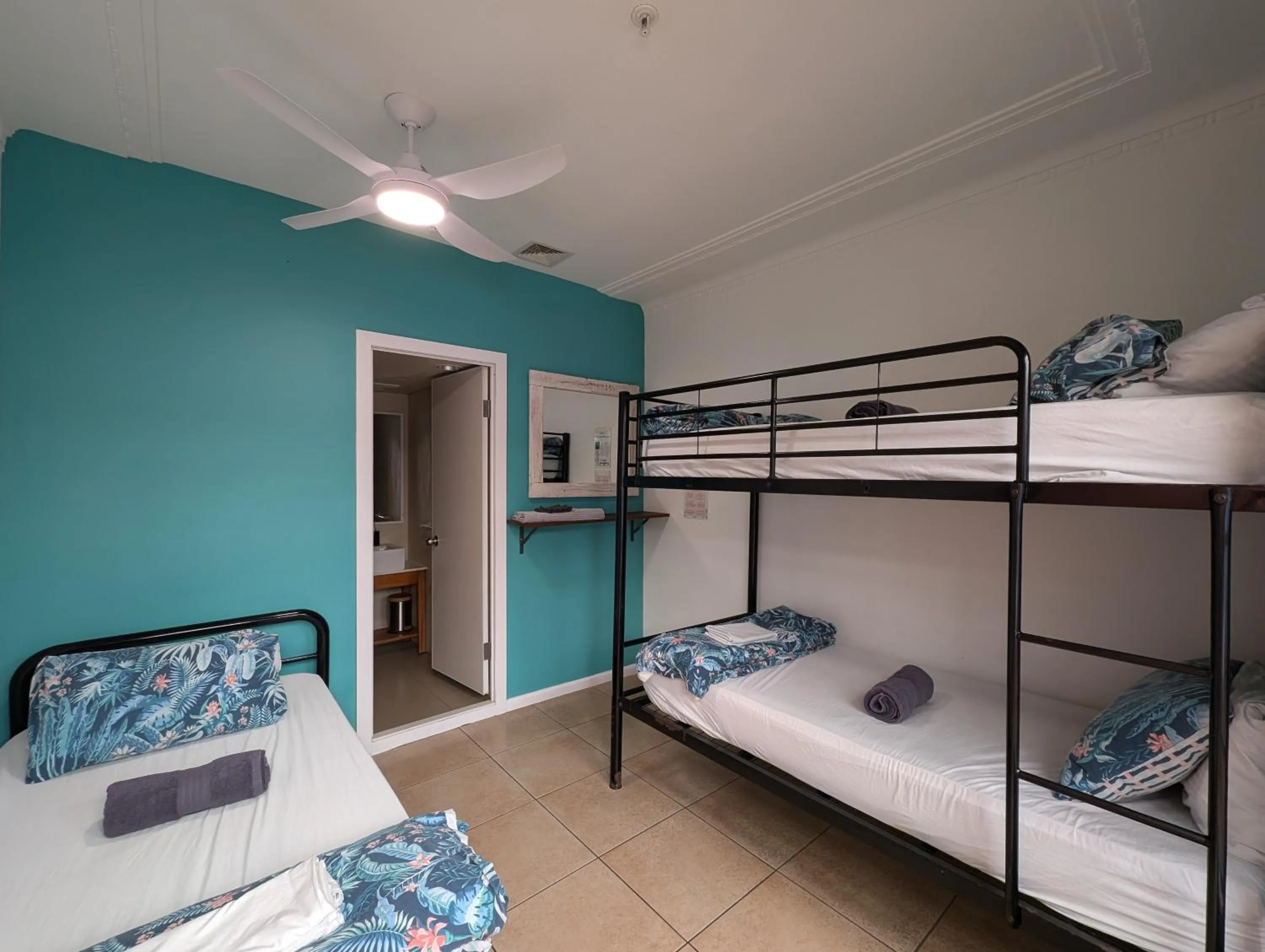 Bed in Ozzie Pozzie Backpackers