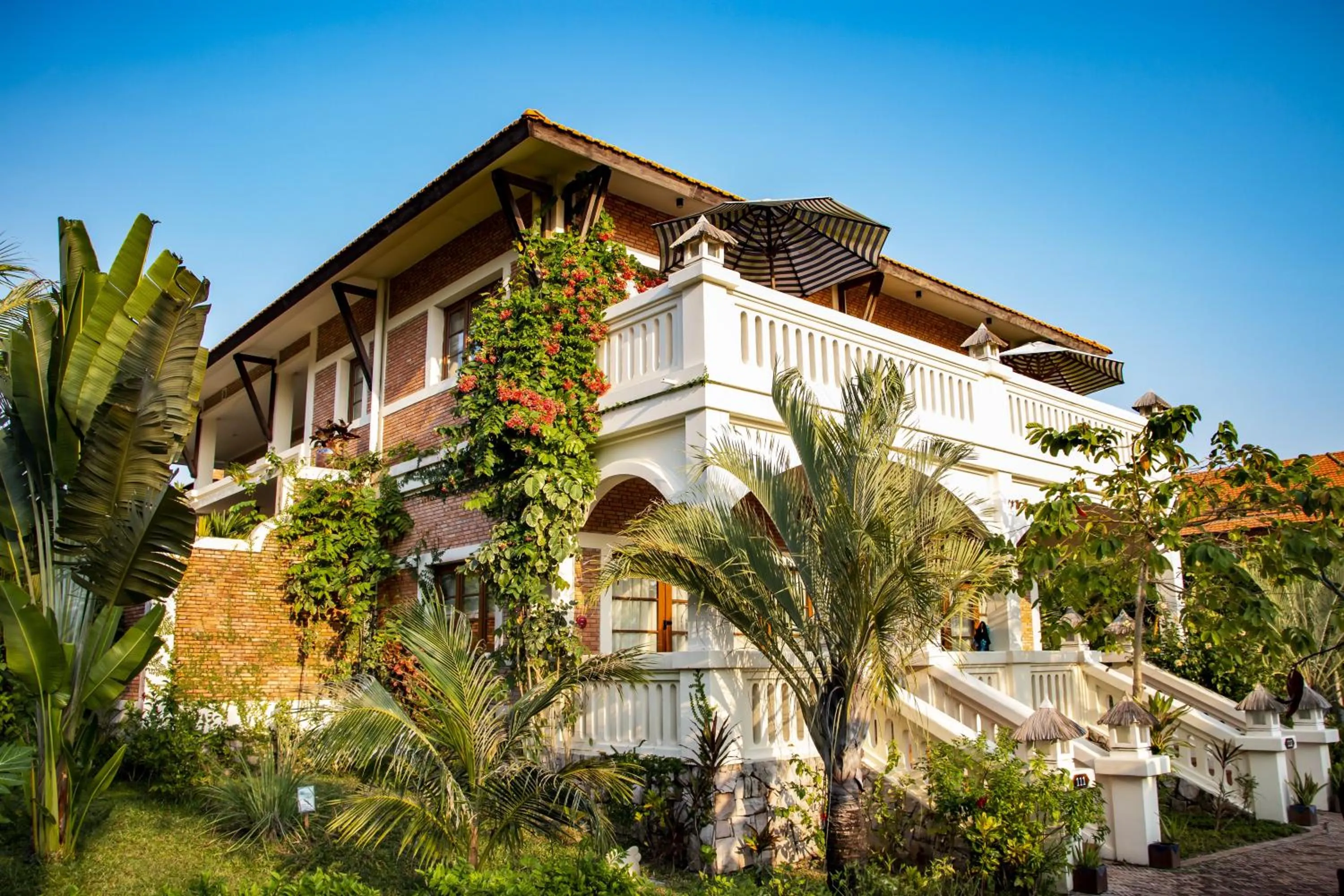 Property building in Cassia Cottage Resort and Spa