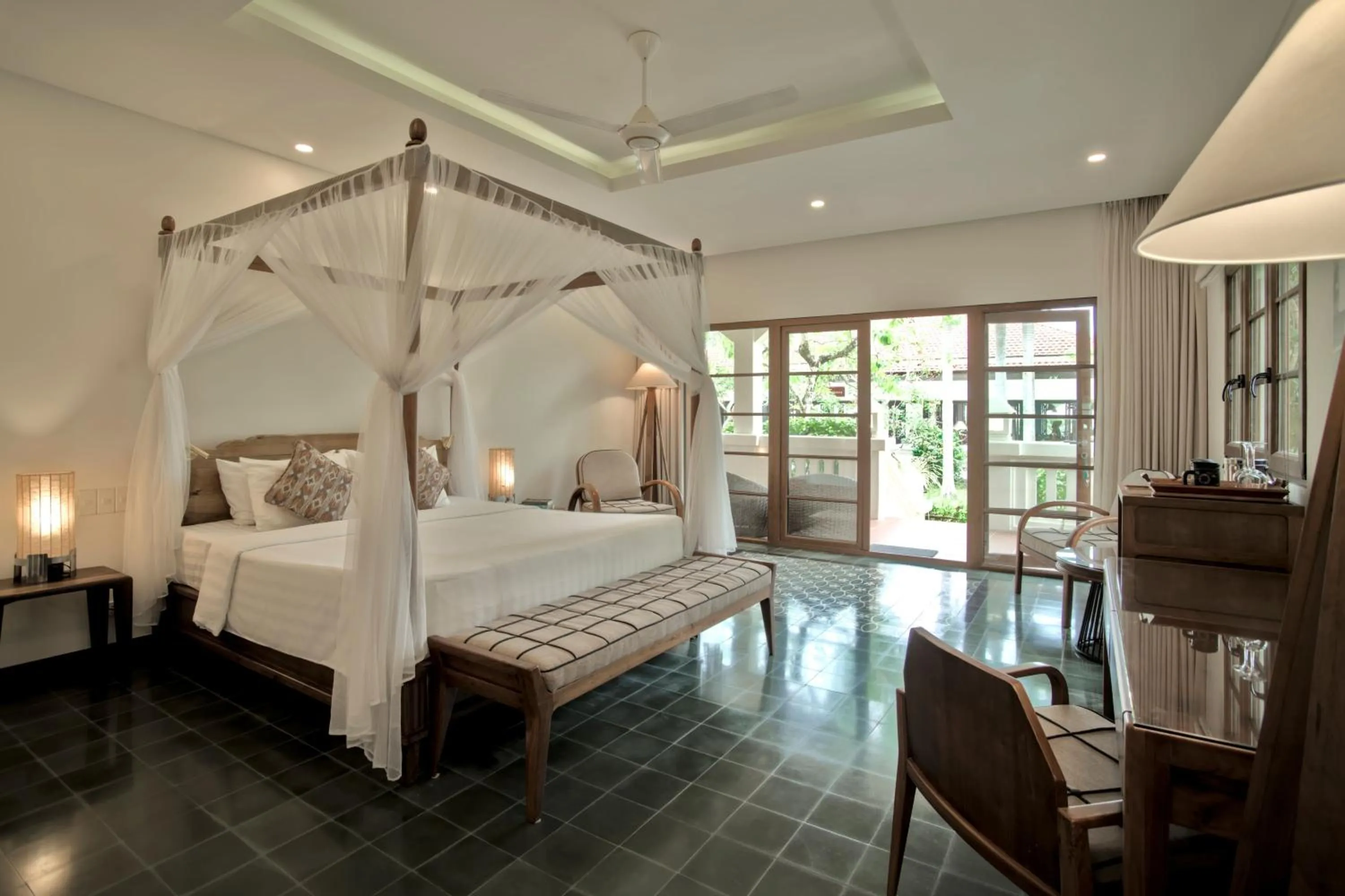 Bed in Cassia Cottage Resort and Spa