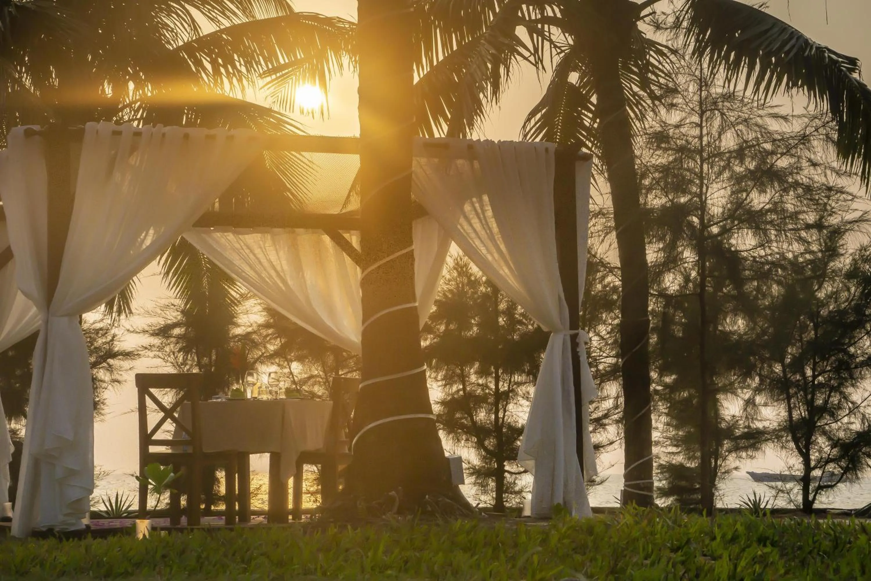 Sunset in Cassia Cottage Resort and Spa