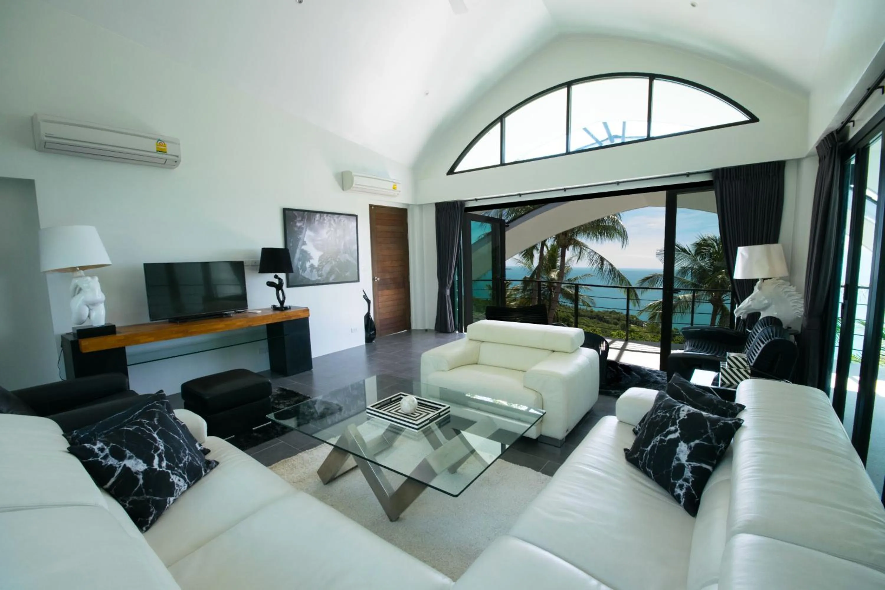 Communal lounge/ TV room in Villa The Spot Koh Samui