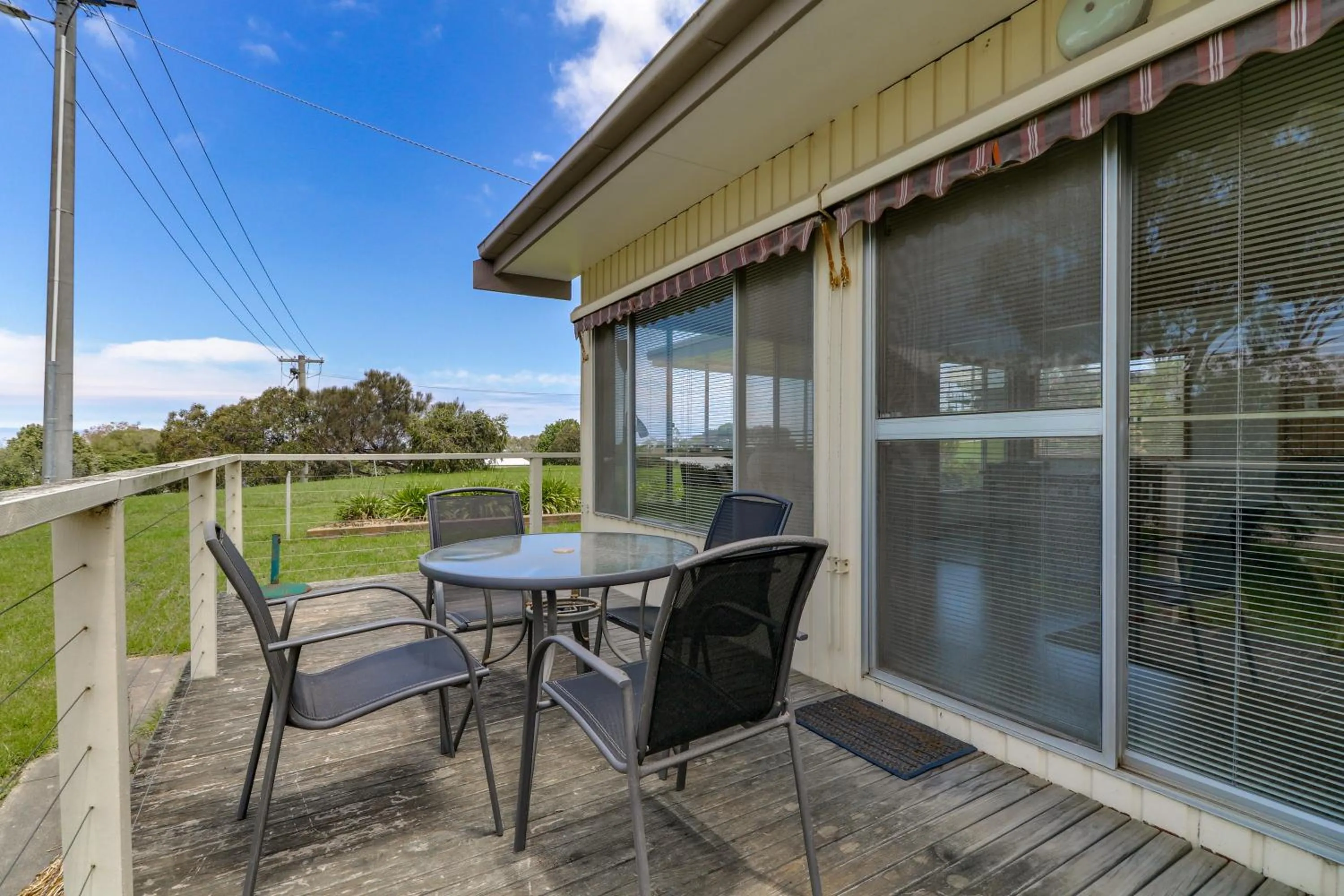 Stradbroke - Central Metung Escape