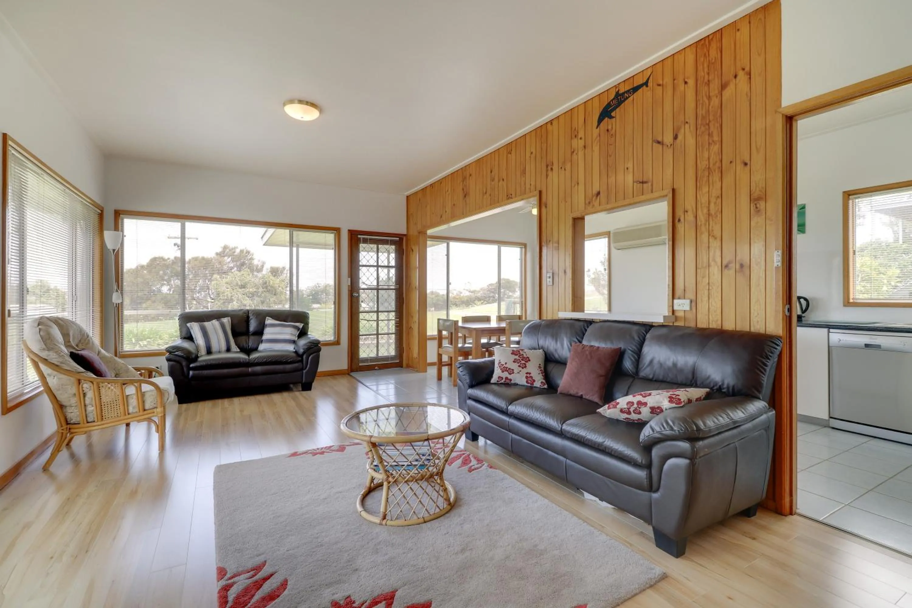 Stradbroke - Central Metung Escape