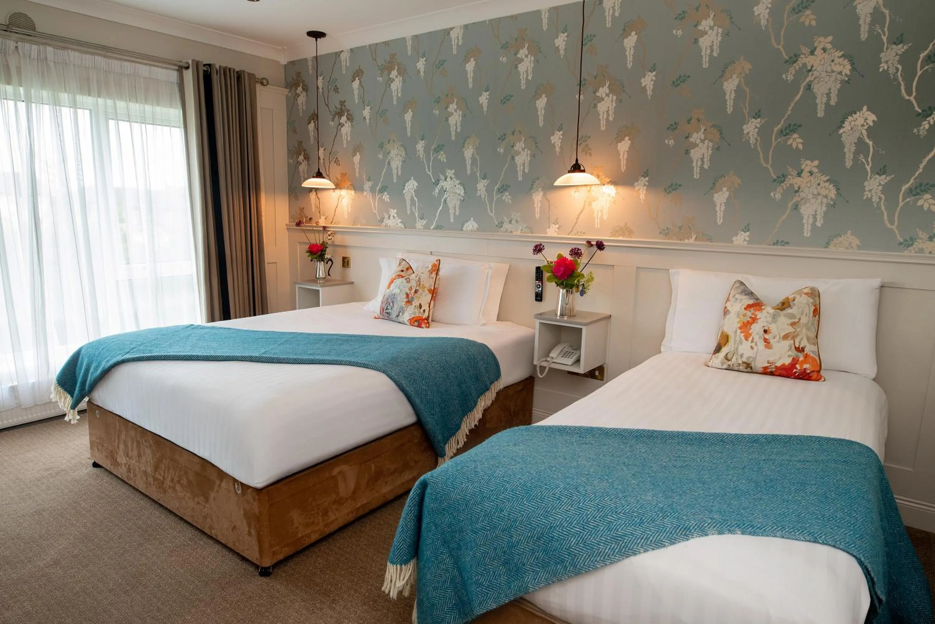 Photo of the whole room, Bed in Whitford House Hotel