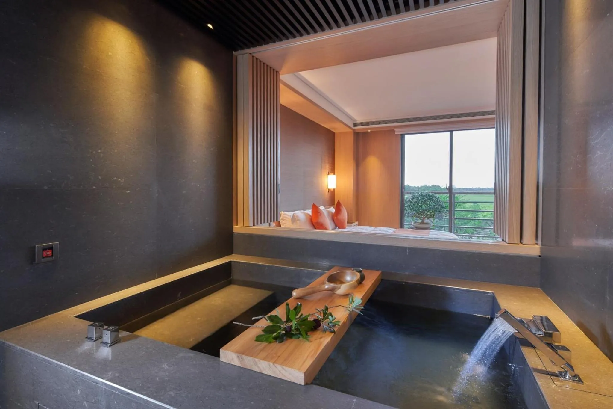 Hot Spring Bath in Apexvilla-moon
